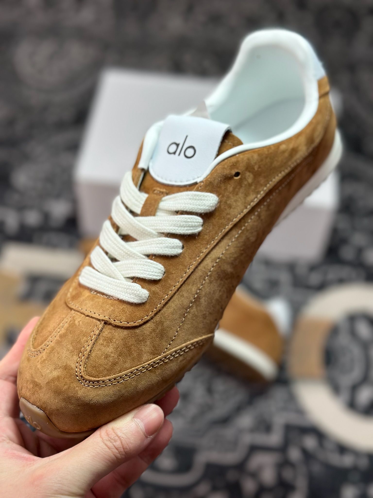 原装级别 Alo Yoga Sunset Sneaker 徳训生活休闲鞋 卡其棕 A0891U-Black