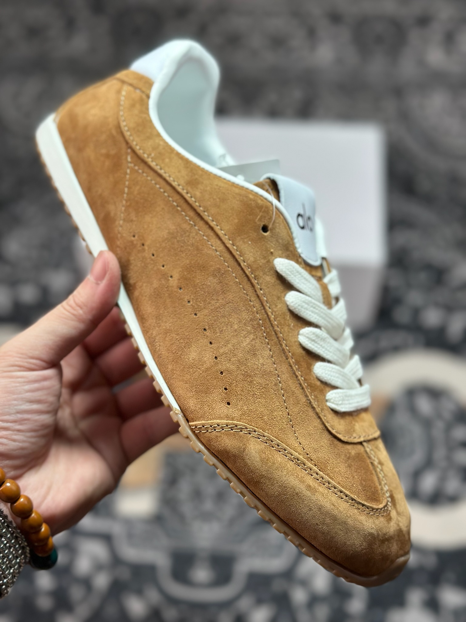 原装级别 Alo Yoga Sunset Sneaker 徳训生活休闲鞋 卡其棕 A0891U-Black