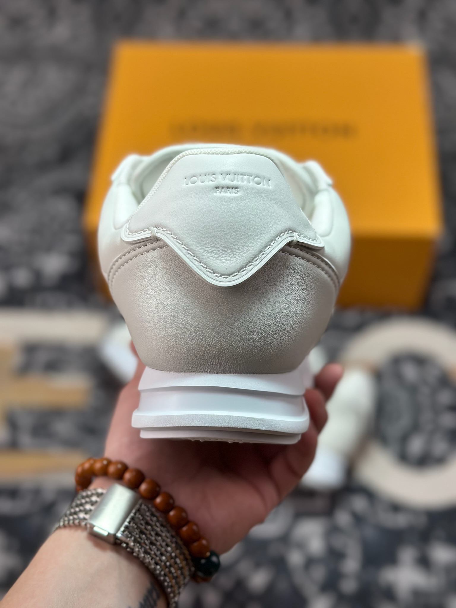 D8550 Louis Vuitton Buttersoft Sneaker Low 极其柔软系列低帮复古面包百搭休闲运动文化篮球板鞋“皮革全白”1AIKDH-Chinese UA Cheap High Quatity Brand Clothes Bags handbags Sneakers wholesale wholesaler seller from China Factory suppliers Fashion Clothing Shoes best Quality Beautiful Price D8550 Louis Vuitton Buttersoft Sneaker Low 极其柔软系列低帮复古面包百搭休闲运动文化篮球板鞋“皮革全白”1AIKDH