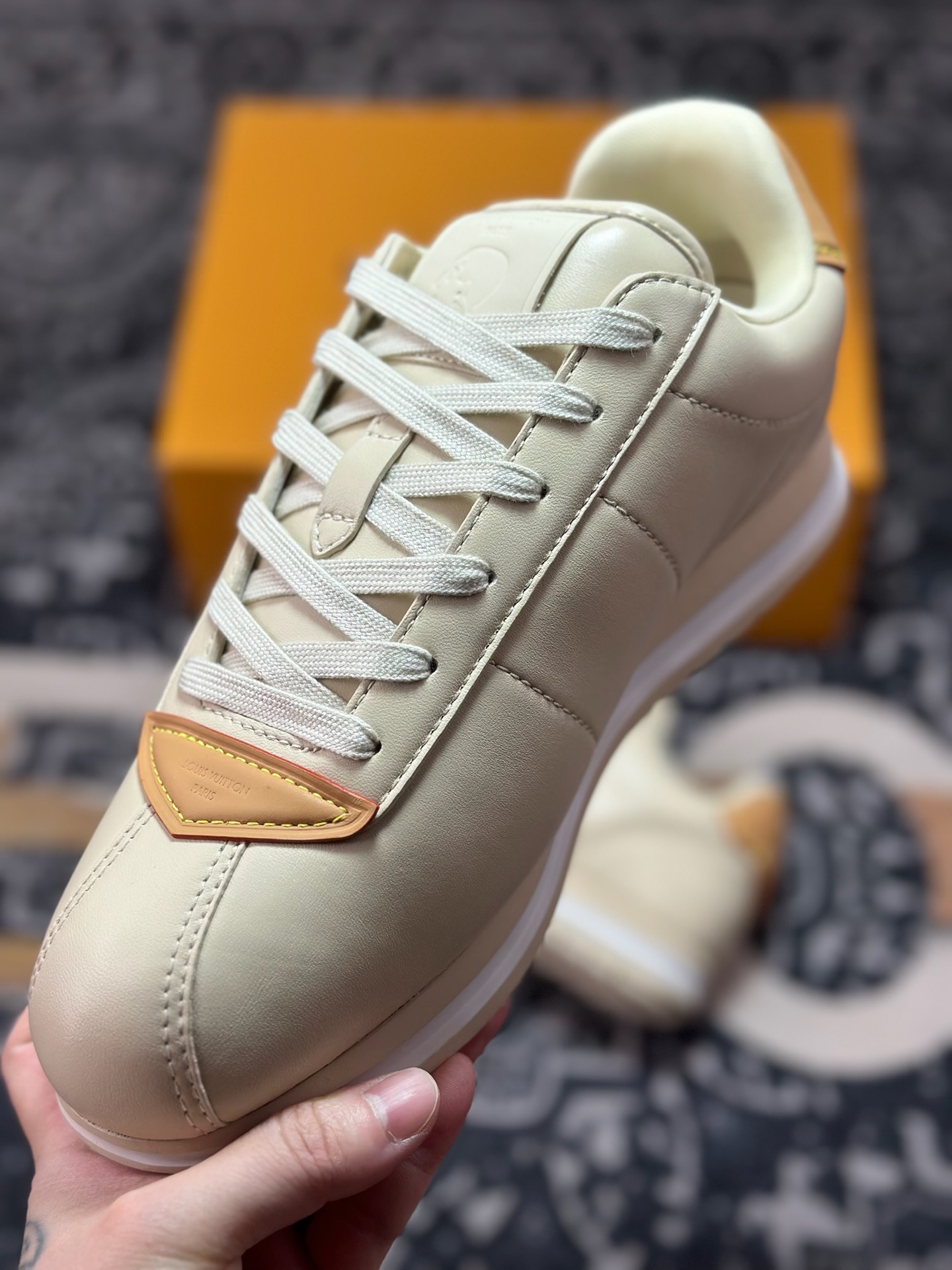 D8550 Louis Vuitton Buttersoft Sneaker Low 极其柔软系列低帮复古面包百搭休闲运动文化篮球板鞋“皮革米黄棕”1AIKF2-Chinese UA Cheap High Quatity Brand Clothes Bags handbags Sneakers wholesale wholesaler seller from China Factory suppliers Fashion Clothing Shoes best Quality Beautiful Price D8550 Louis Vuitton Buttersoft Sneaker Low 极其柔软系列低帮复古面包百搭休闲运动文化篮球板鞋“皮革米黄棕”1AIKF2