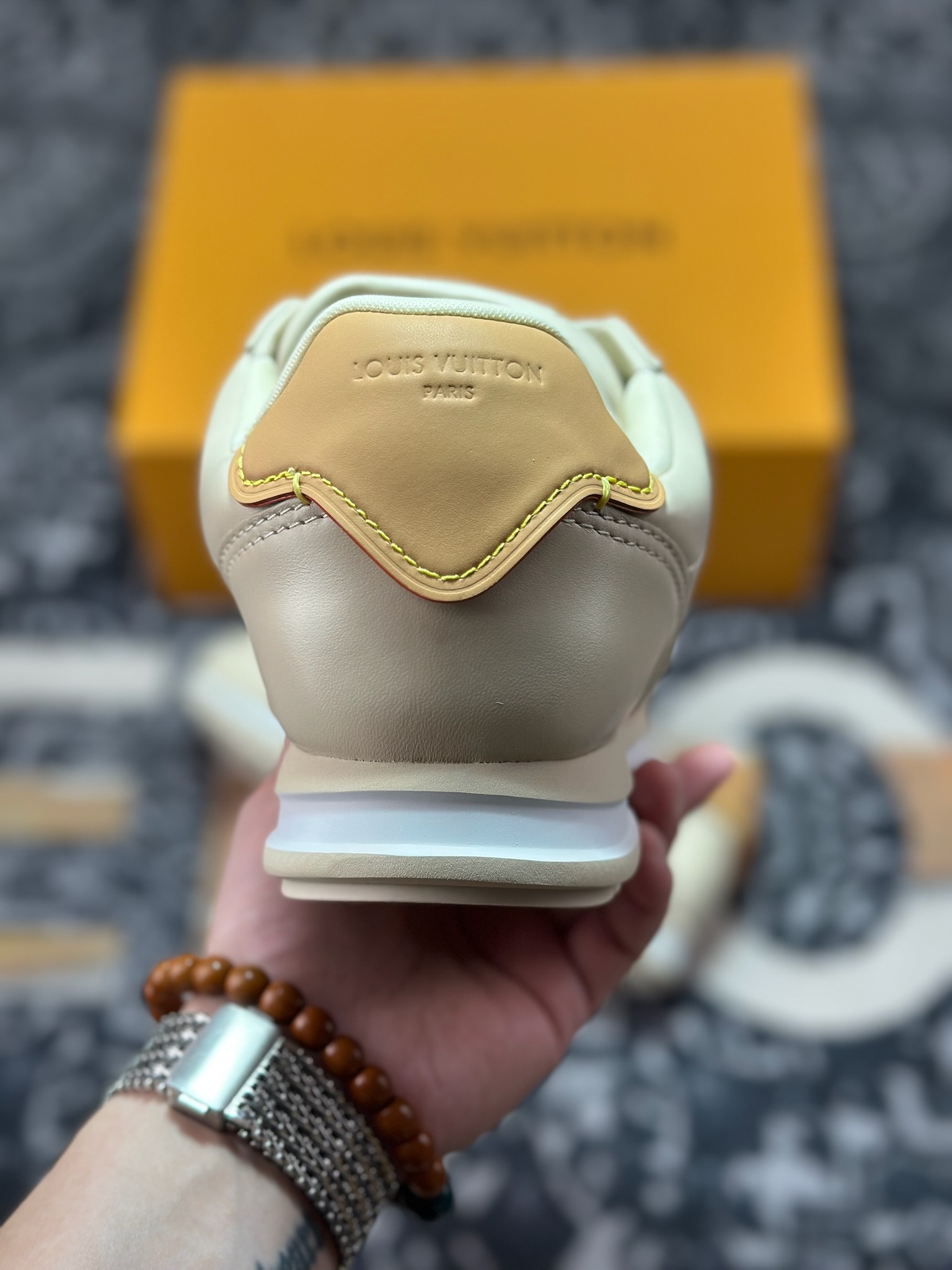 D8550 Louis Vuitton Buttersoft Sneaker Low 极其柔软系列低帮复古面包百搭休闲运动文化篮球板鞋“皮革米黄棕”1AIKF2-Chinese UA Cheap High Quatity Brand Clothes Bags handbags Sneakers wholesale wholesaler seller from China Factory suppliers Fashion Clothing Shoes best Quality Beautiful Price D8550 Louis Vuitton Buttersoft Sneaker Low 极其柔软系列低帮复古面包百搭休闲运动文化篮球板鞋“皮革米黄棕”1AIKF2