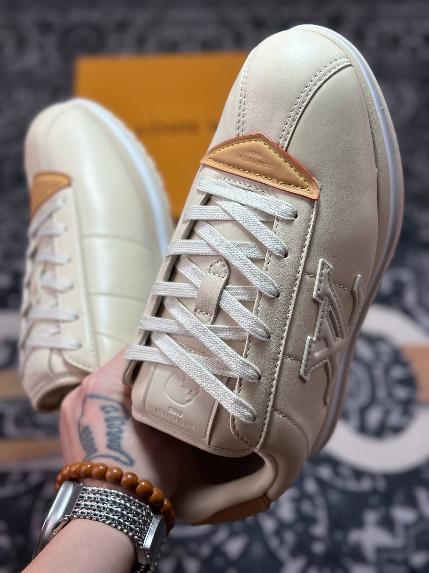 D8550 Louis Vuitton Buttersoft Sneaker Low 极其柔软系列低帮复古面包百搭休闲运动文化篮球板鞋“皮革米黄棕”1AIKF2-Chinese UA Cheap High Quatity Brand Clothes Bags handbags Sneakers wholesale wholesaler seller from China Factory suppliers Fashion Clothing Shoes best Quality Beautiful Price D8550 Louis Vuitton Buttersoft Sneaker Low 极其柔软系列低帮复古面包百搭休闲运动文化篮球板鞋“皮革米黄棕”1AIKF2