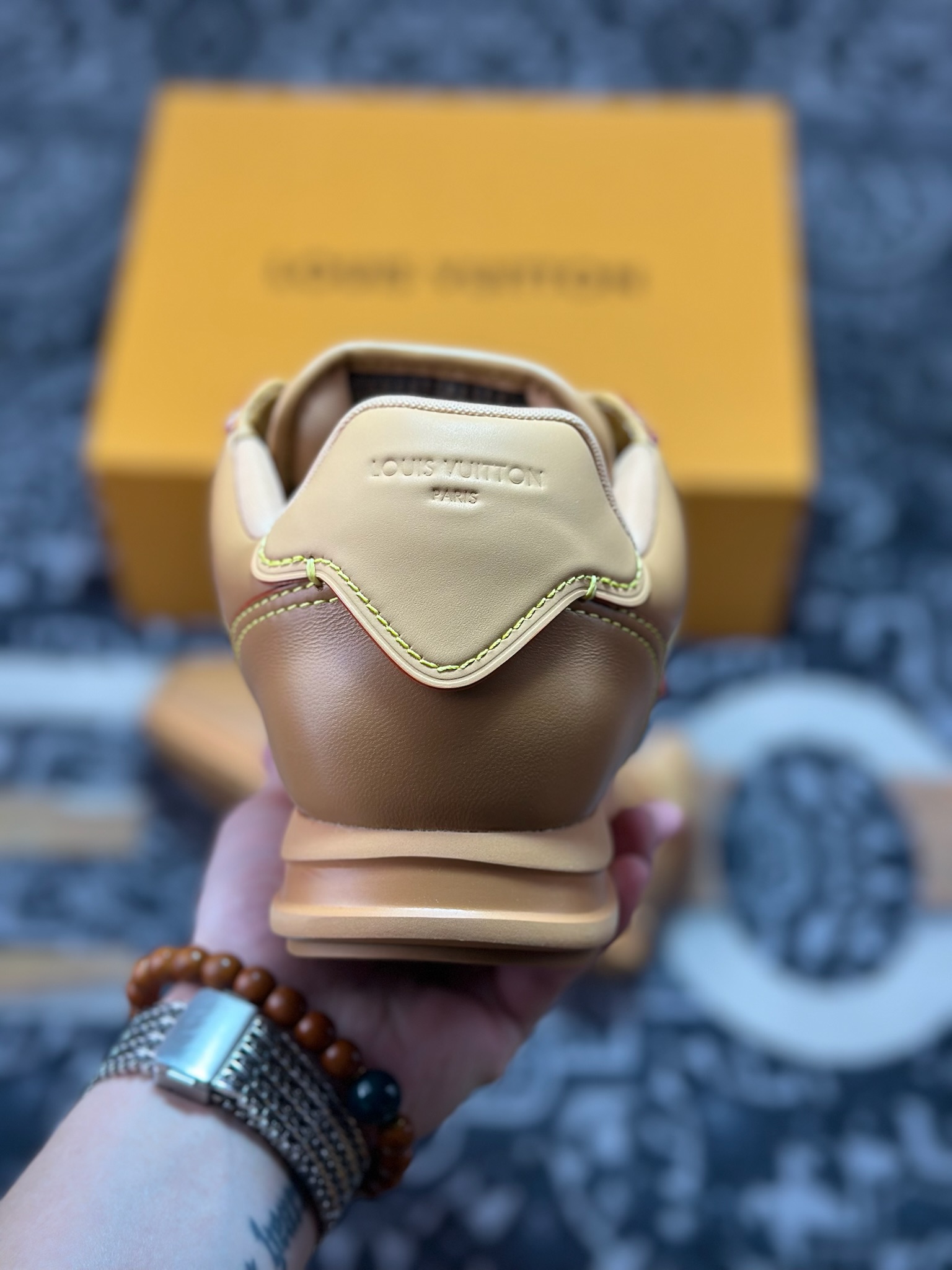 D8550 Louis Vuitton Buttersoft Sneaker Low 极其柔软系列低帮复古面包百搭休闲运动文化篮球板鞋“皮革黄土棕”1AIKE1-Chinese UA Cheap High Quatity Brand Clothes Bags handbags Sneakers wholesale wholesaler seller from China Factory suppliers Fashion Clothing Shoes best Quality Beautiful Price D8550 Louis Vuitton Buttersoft Sneaker Low 极其柔软系列低帮复古面包百搭休闲运动文化篮球板鞋“皮革黄土棕”1AIKE1