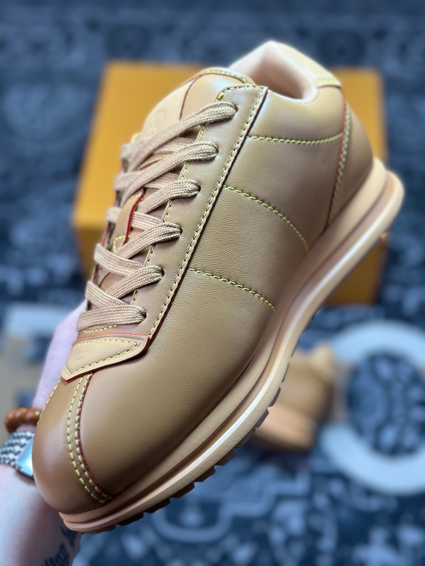 D8550 Louis Vuitton Buttersoft Sneaker Low 极其柔软系列低帮复古面包百搭休闲运动文化篮球板鞋“皮革黄土棕”1AIKE1-Chinese UA Cheap High Quatity Brand Clothes Bags handbags Sneakers wholesale wholesaler seller from China Factory suppliers Fashion Clothing Shoes best Quality Beautiful Price D8550 Louis Vuitton Buttersoft Sneaker Low 极其柔软系列低帮复古面包百搭休闲运动文化篮球板鞋“皮革黄土棕”1AIKE1