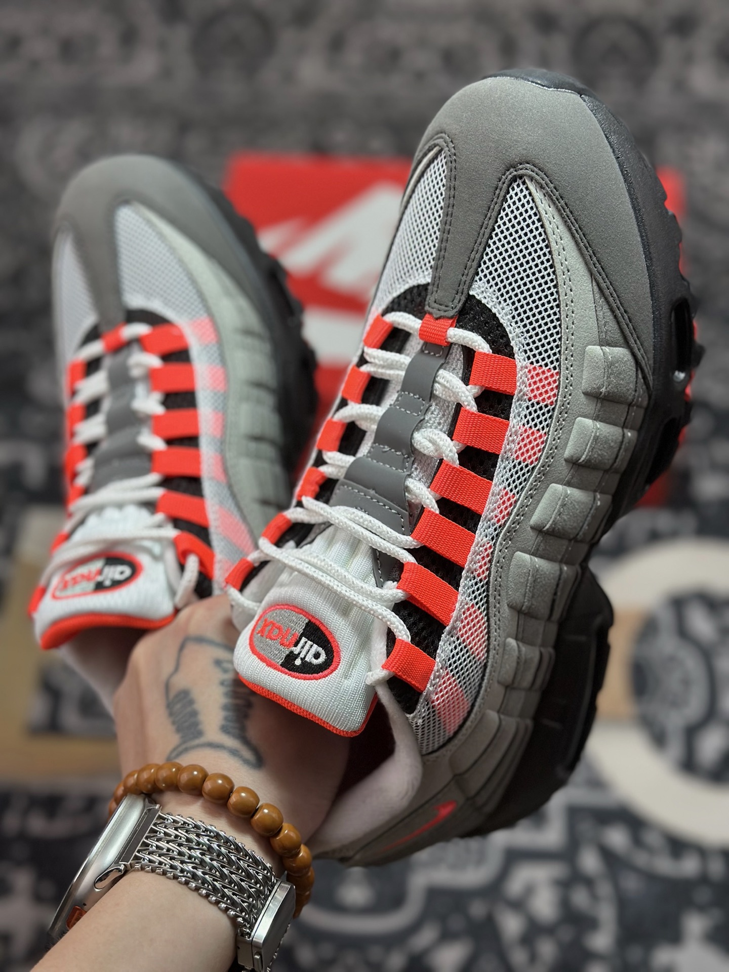 原装级别 NK Air 95 黑灰红 织物气垫轻便低帮跑步鞋 AT2865-100