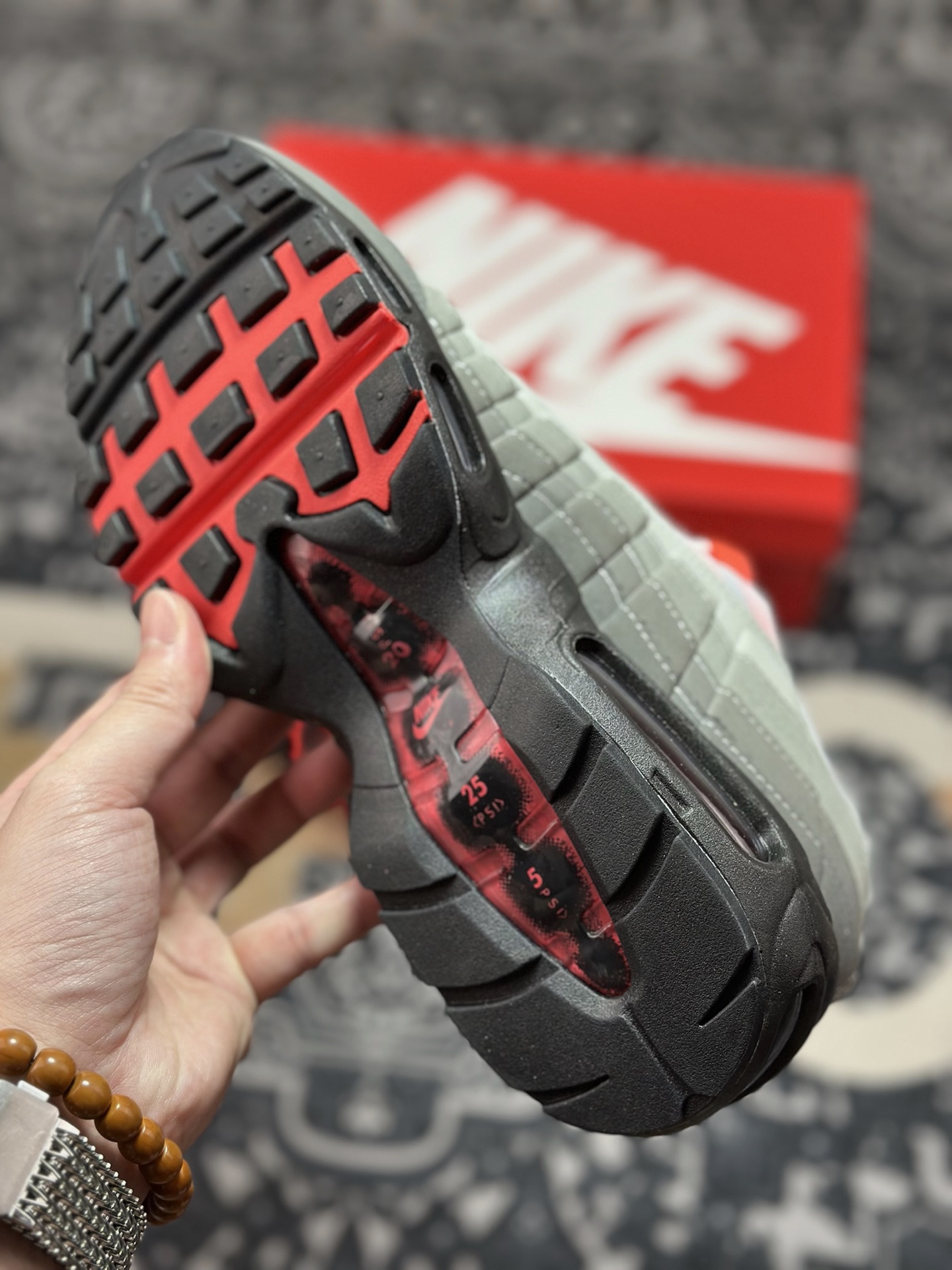 原装级别 NK Air 95 黑灰红 织物气垫轻便低帮跑步鞋 AT2865-100