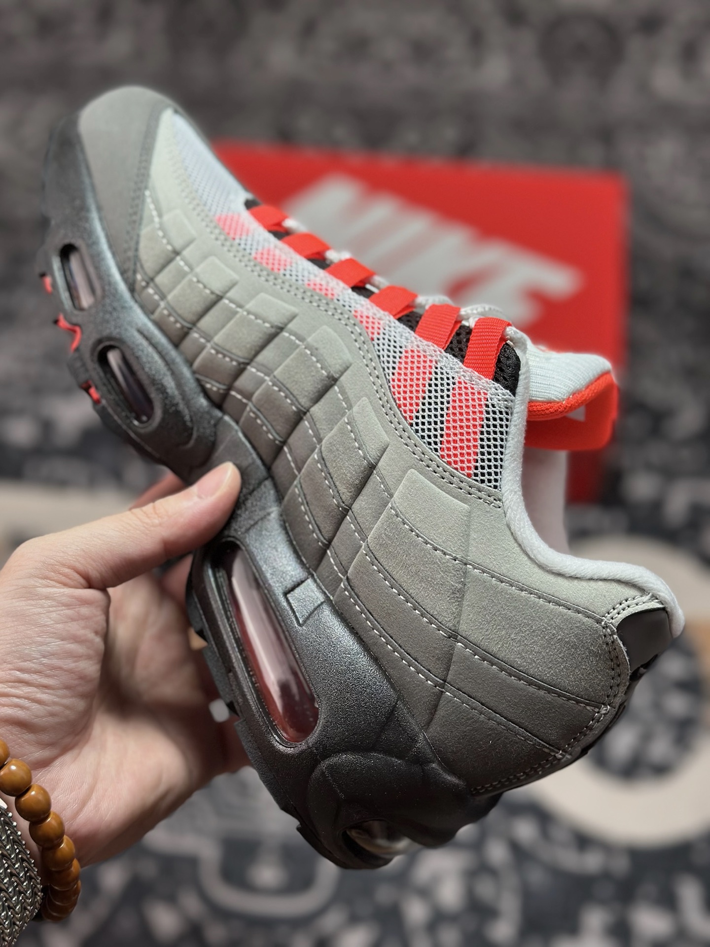 原装级别 NK Air 95 黑灰红 织物气垫轻便低帮跑步鞋 AT2865-100