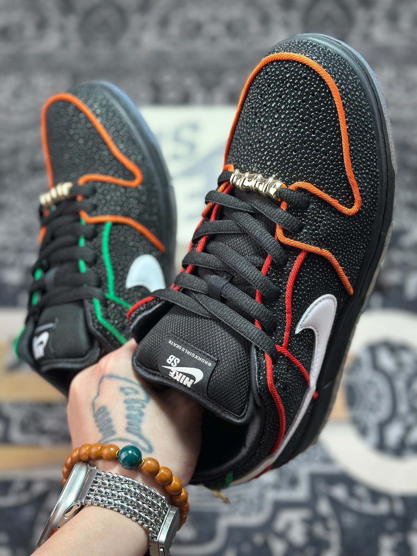 C1350 优选 原装级别 Bronx Girls Skate x Nike SB Dunk Low 联名款 低帮休闲滑板鞋 HV1664-001-Chinese UA Cheap High Quatity Brand Clothes Bags handbags Sneakers wholesale wholesaler seller from China Factory suppliers Fashion Clothing Shoes best Quality Beautiful Price C1350 优选 原装级别 Bronx Girls Skate x Nike SB Dunk Low 联名款 低帮休闲滑板鞋 HV1664-001