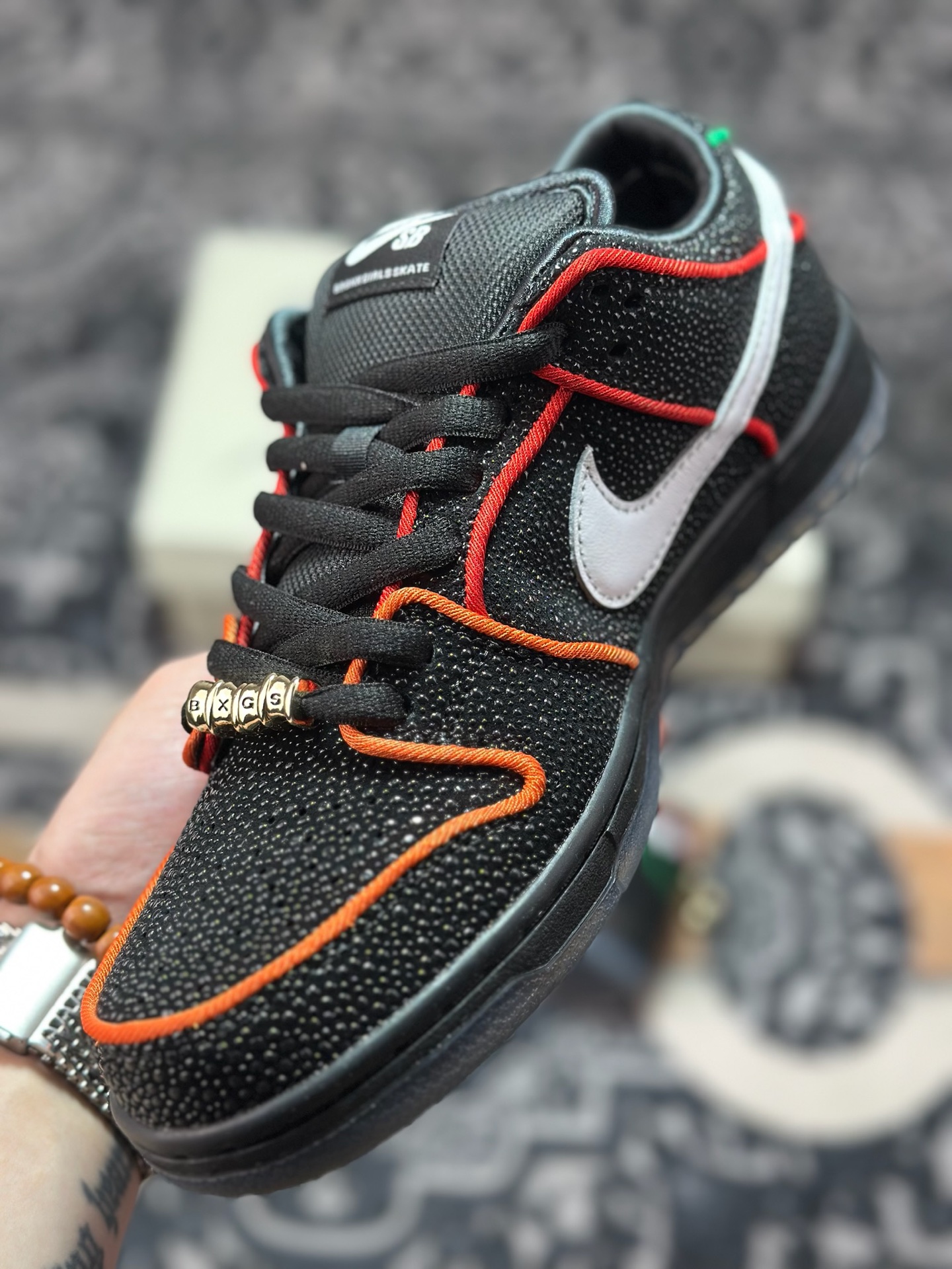 C1350 优选 原装级别 Bronx Girls Skate x Nike SB Dunk Low 联名款 低帮休闲滑板鞋 HV1664-001-Chinese UA Cheap High Quatity Brand Clothes Bags handbags Sneakers wholesale wholesaler seller from China Factory suppliers Fashion Clothing Shoes best Quality Beautiful Price C1350 优选 原装级别 Bronx Girls Skate x Nike SB Dunk Low 联名款 低帮休闲滑板鞋 HV1664-001