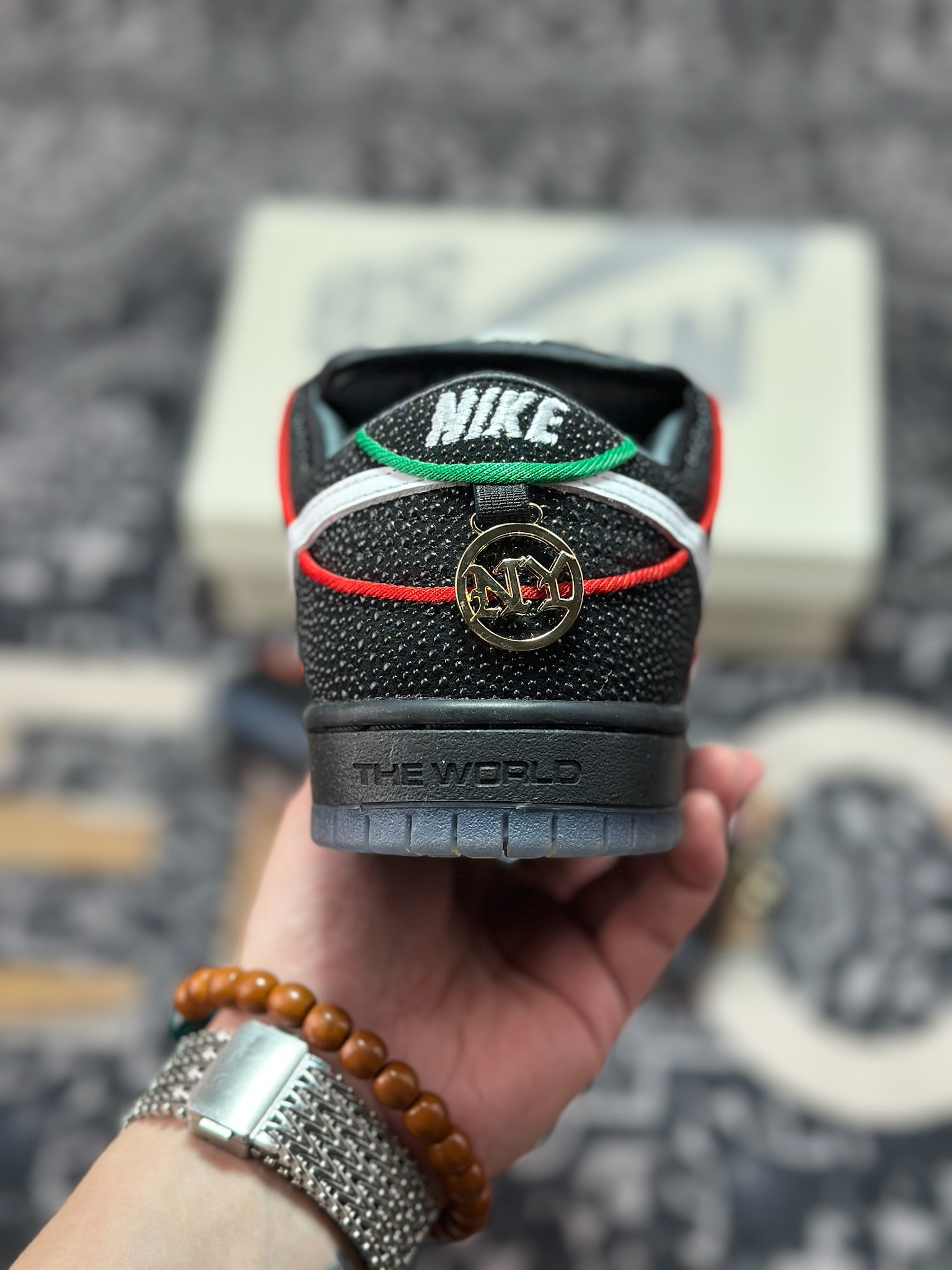 C1350 优选 原装级别 Bronx Girls Skate x Nike SB Dunk Low 联名款 低帮休闲滑板鞋 HV1664-001-Chinese UA Cheap High Quatity Brand Clothes Bags handbags Sneakers wholesale wholesaler seller from China Factory suppliers Fashion Clothing Shoes best Quality Beautiful Price C1350 优选 原装级别 Bronx Girls Skate x Nike SB Dunk Low 联名款 低帮休闲滑板鞋 HV1664-001