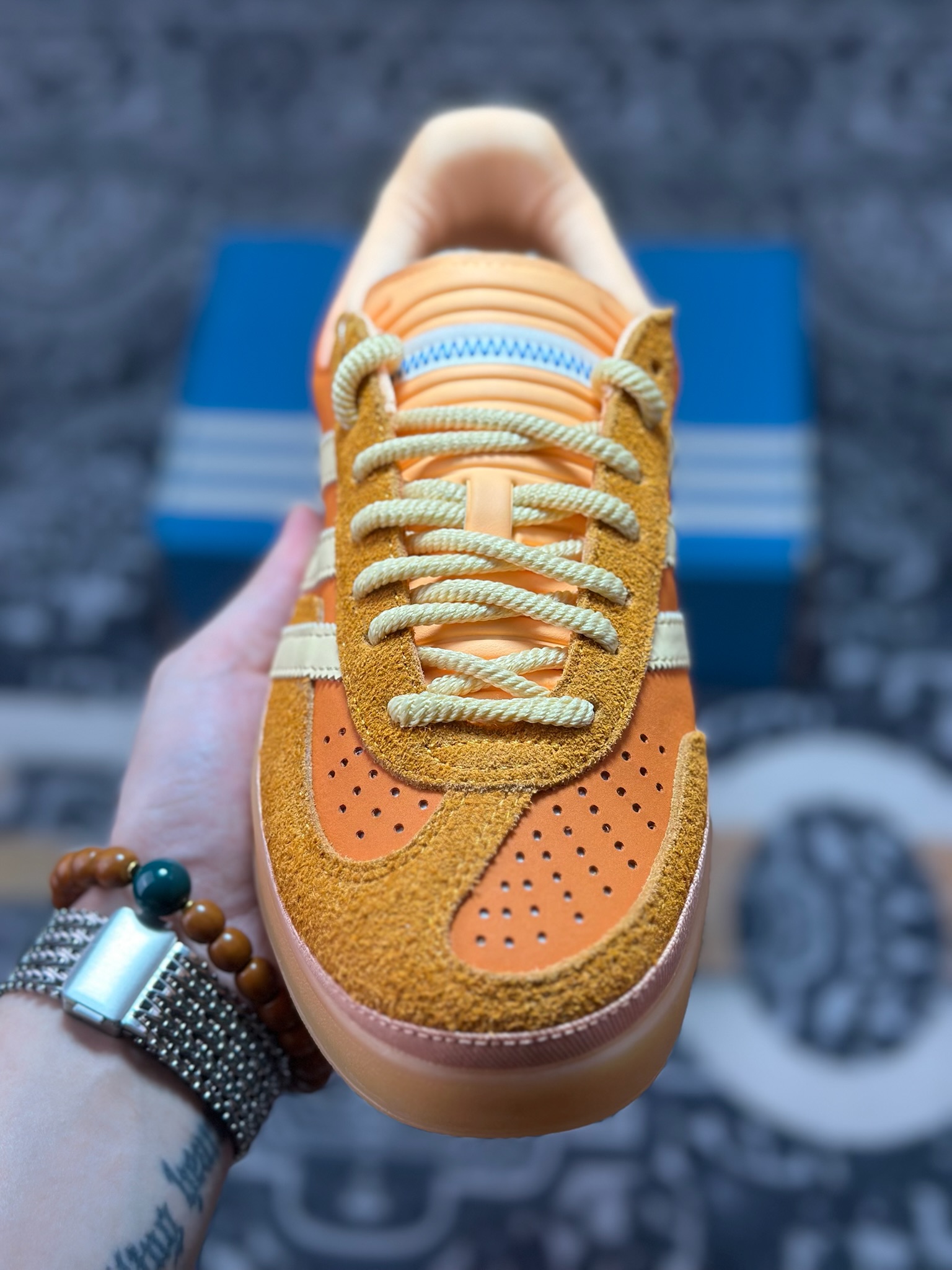 A9220 优选 原装级别 Bad Bunny x adidas originals GAZELLE INDOOR 绒面革 时尚舒适 耐磨 低帮 板鞋 男女同款 橙色 JS5050-Chinese UA Cheap High Quatity Brand Clothes Bags handbags Sneakers wholesale wholesaler seller from China Factory suppliers Fashion Clothing Shoes best Quality Beautiful Price A9220 优选 原装级别 Bad Bunny x adidas originals GAZELLE INDOOR 绒面革 时尚舒适 耐磨 低帮 板鞋 男女同款 橙色 JS5050