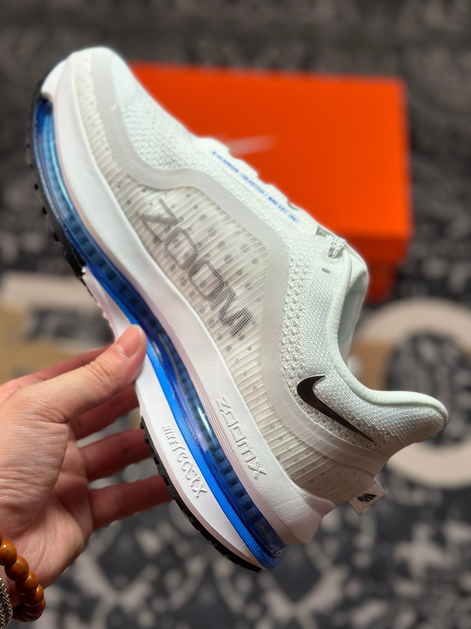 B1240 原装级别 NIKE PEGASUS PREMIUM耐克飞马公路跑步鞋 HQ2592-104