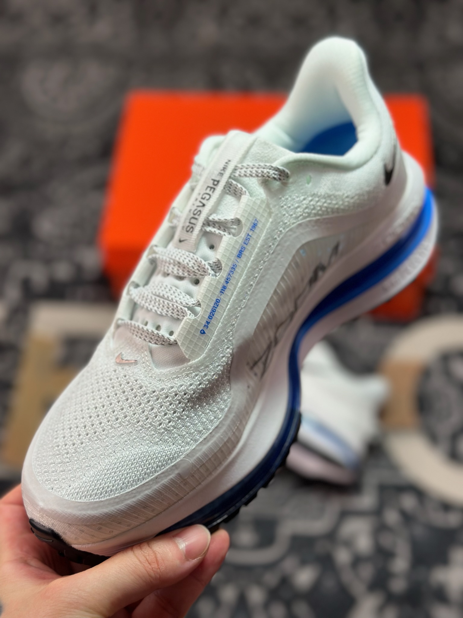 B1240 原装级别 NIKE PEGASUS PREMIUM耐克飞马公路跑步鞋 HQ2592-104