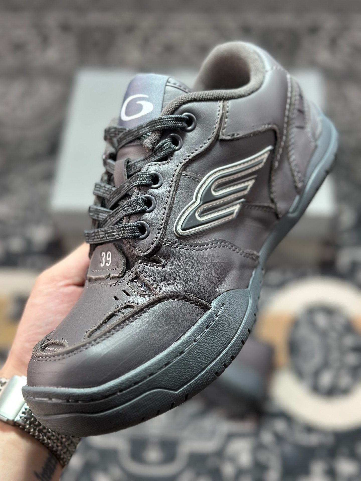 C6420 优选 原装级别 Balenciaga 巴黎世家 Hamptons 手工做旧款 牛皮革 复古圆头系带低帮休闲鞋