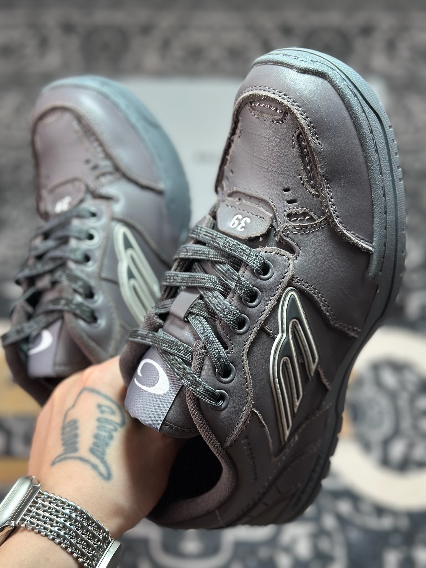 C6420 优选 原装级别 Balenciaga 巴黎世家 Hamptons 手工做旧款 牛皮革 复古圆头系带低帮休闲鞋