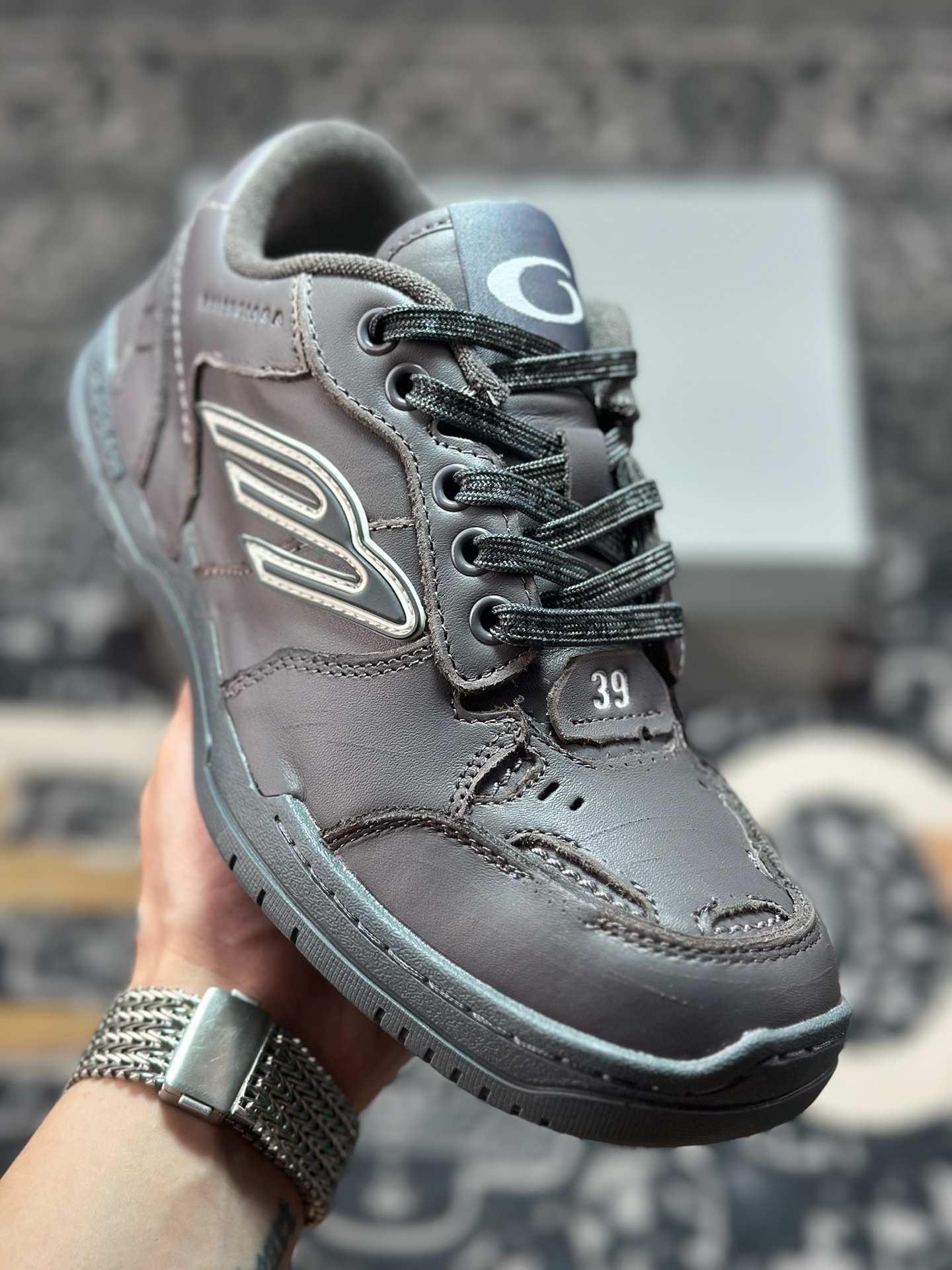 C6420 优选 原装级别 Balenciaga 巴黎世家 Hamptons 手工做旧款 牛皮革 复古圆头系带低帮休闲鞋