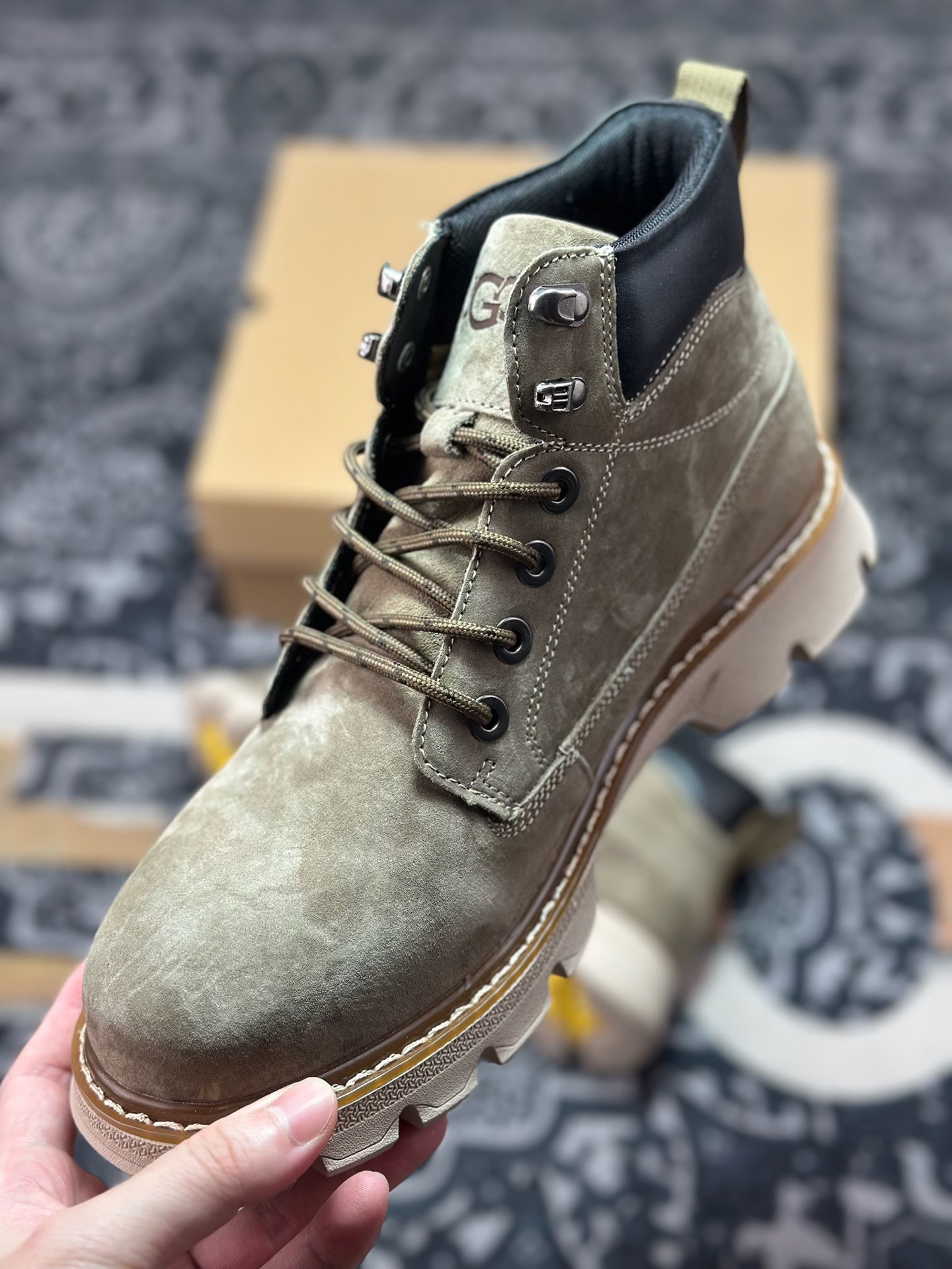 B5280 UGG Tasman Weather Hybrid 塔斯曼混合系列中帮轻量休闲马丁靴