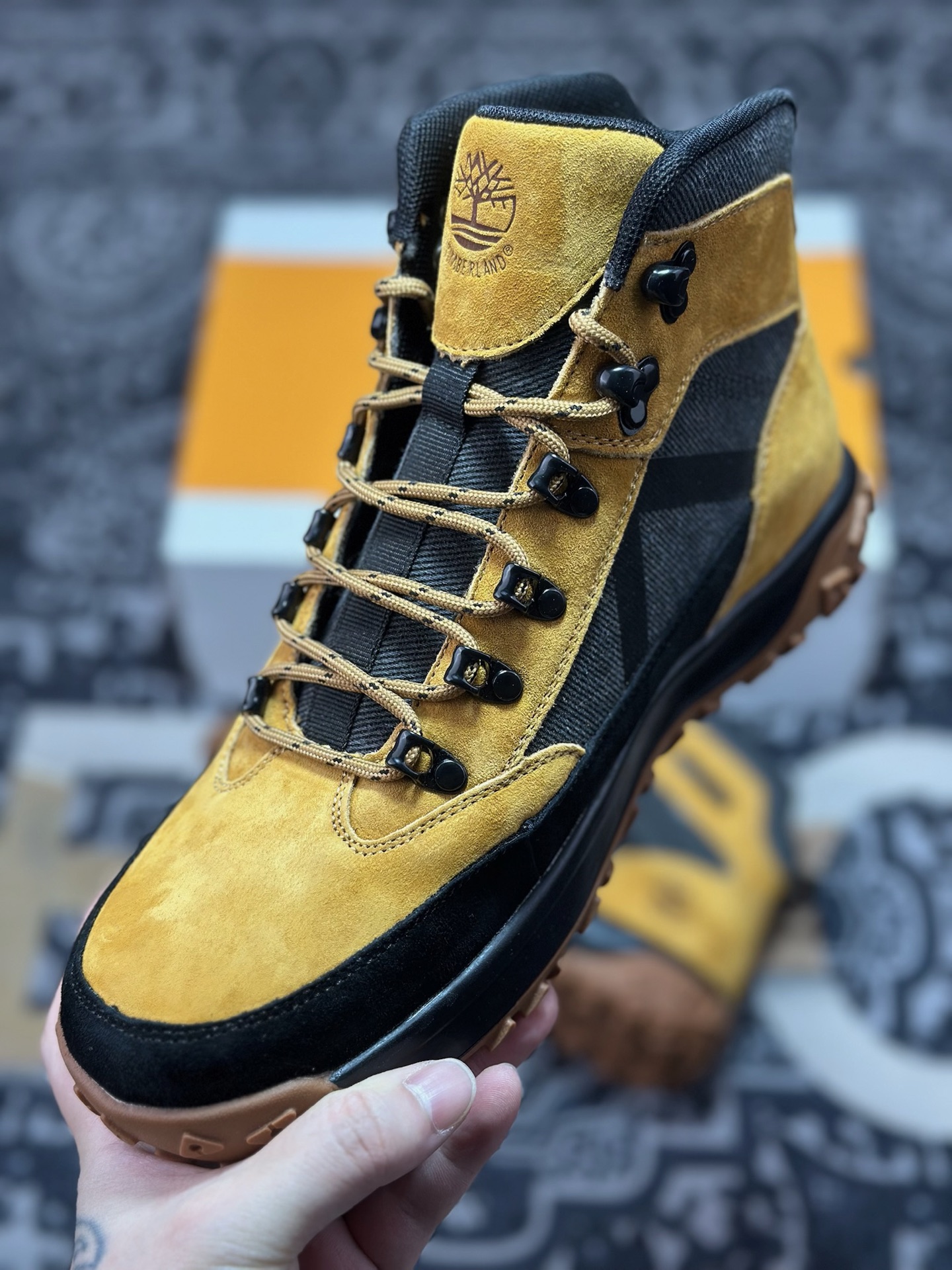 B0240 原装级别 新货Timberland添柏岚/天伯伦户外高帮休闲马丁靴系列