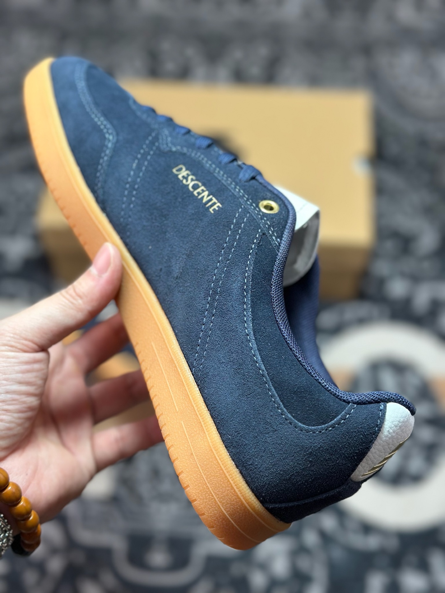 A8200 原装级别 迪桑特Descente edge coat Clash 复古拼接生活休闲德训鞋