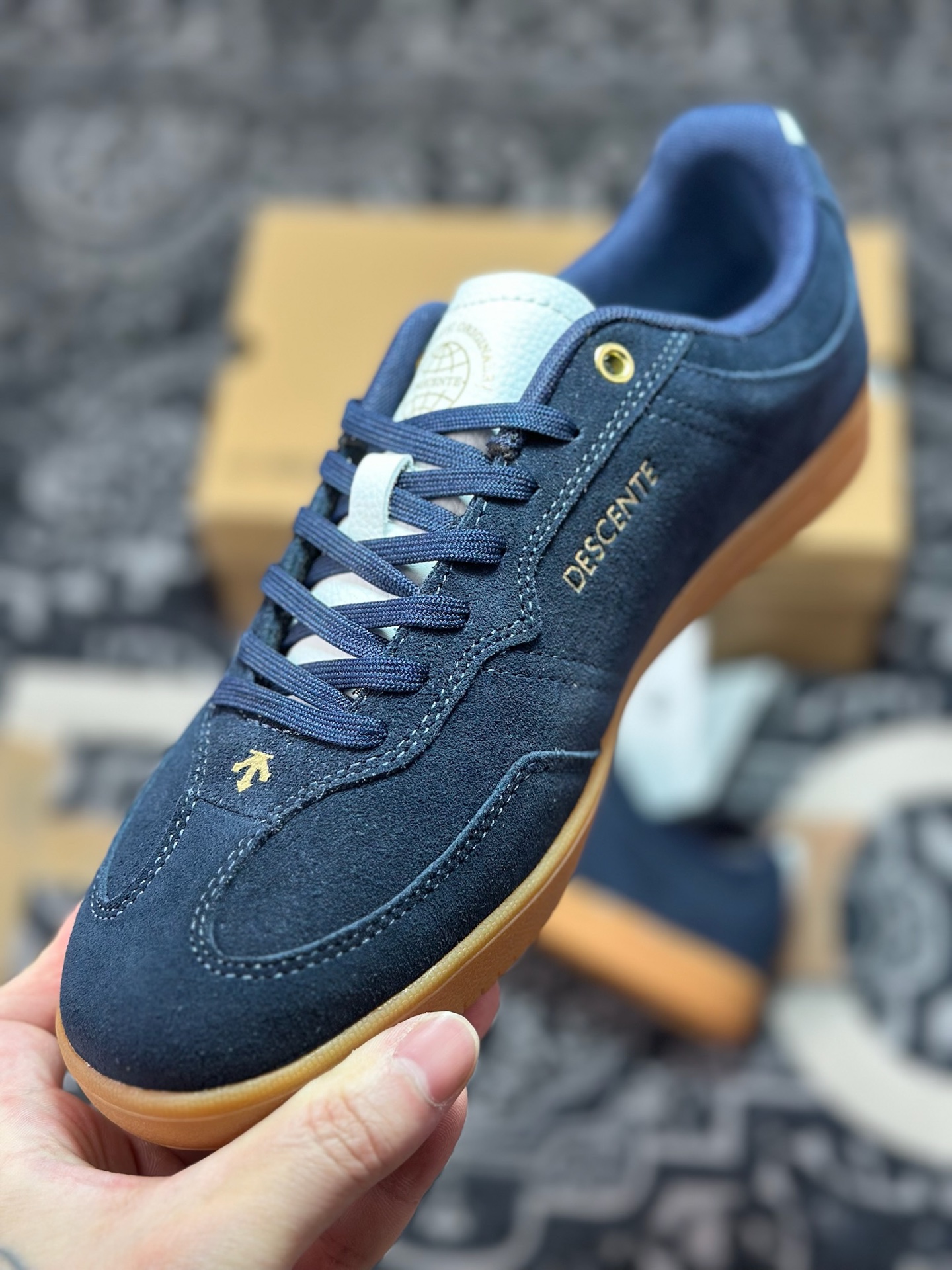 A8200 原装级别 迪桑特Descente edge coat Clash 复古拼接生活休闲德训鞋