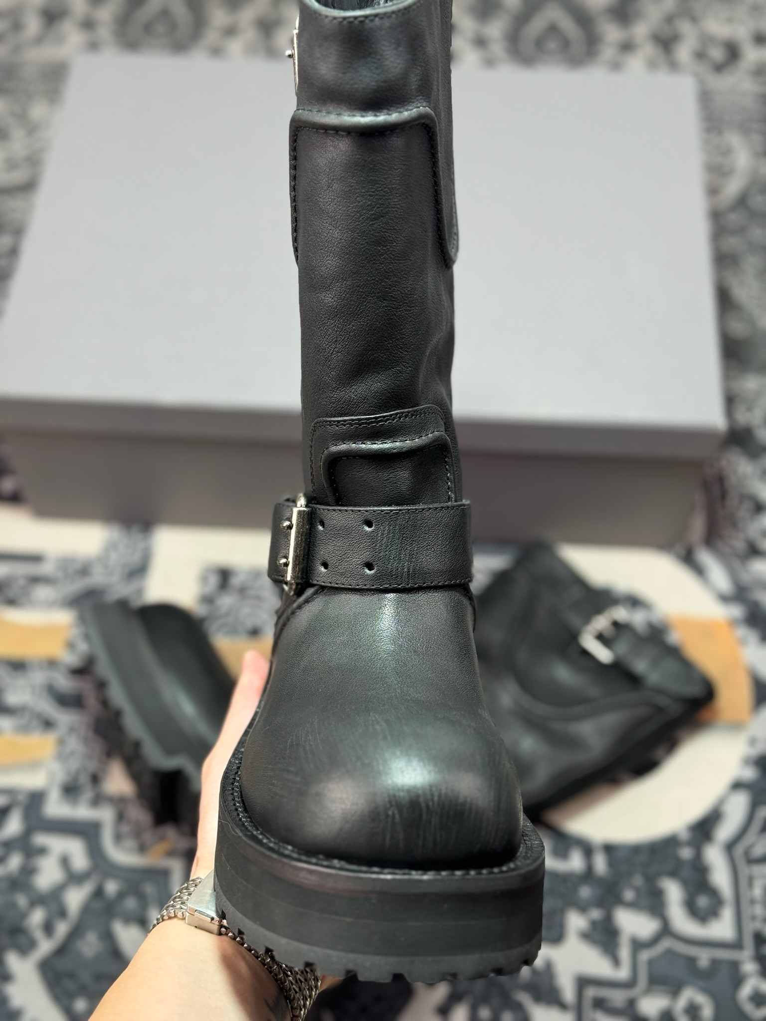高奢支线 天花板级别 市售目前最顶级版本Balenciaga FW25 Venom Boots 黑色 巴黎世家复古情侣款机车靴-莆田鞋,莆田鞋货源,高仿鞋,高仿鞋货源,安福档口,莆田高仿鞋,莆田鞋批发,高仿鞋批发,莆田高仿运动鞋,高仿运动鞋,莆田运动鞋 高奢支线 天花板级别 市售目前最顶级版本Balenciaga FW25 Venom Boots 黑色 巴黎世家复古情侣款机车靴