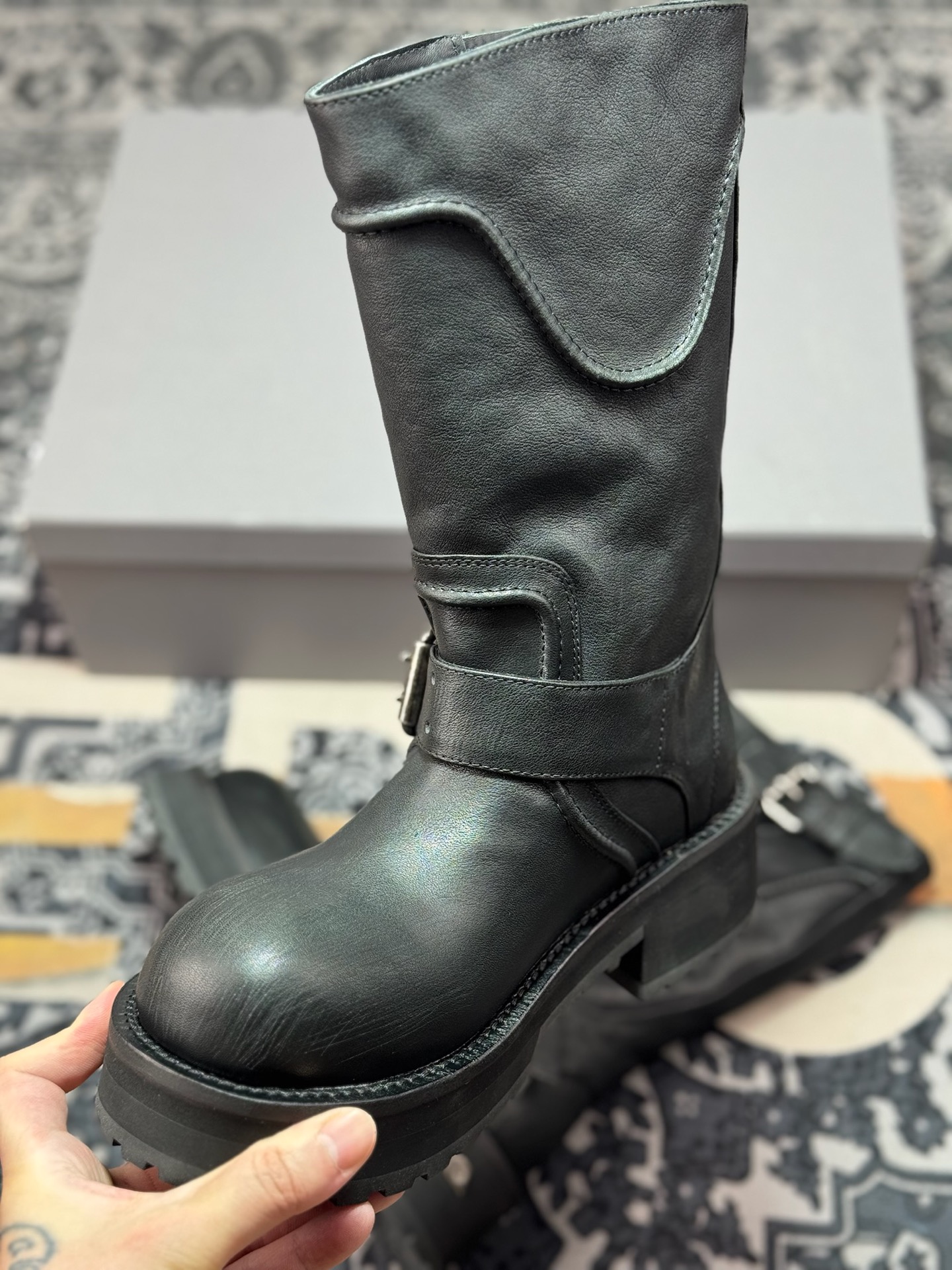 高奢支线 天花板级别 市售目前最顶级版本Balenciaga FW25 Venom Boots 黑色 巴黎世家复古情侣款机车靴-莆田鞋,莆田鞋货源,高仿鞋,高仿鞋货源,安福档口,莆田高仿鞋,莆田鞋批发,高仿鞋批发,莆田高仿运动鞋,高仿运动鞋,莆田运动鞋 高奢支线 天花板级别 市售目前最顶级版本Balenciaga FW25 Venom Boots 黑色 巴黎世家复古情侣款机车靴