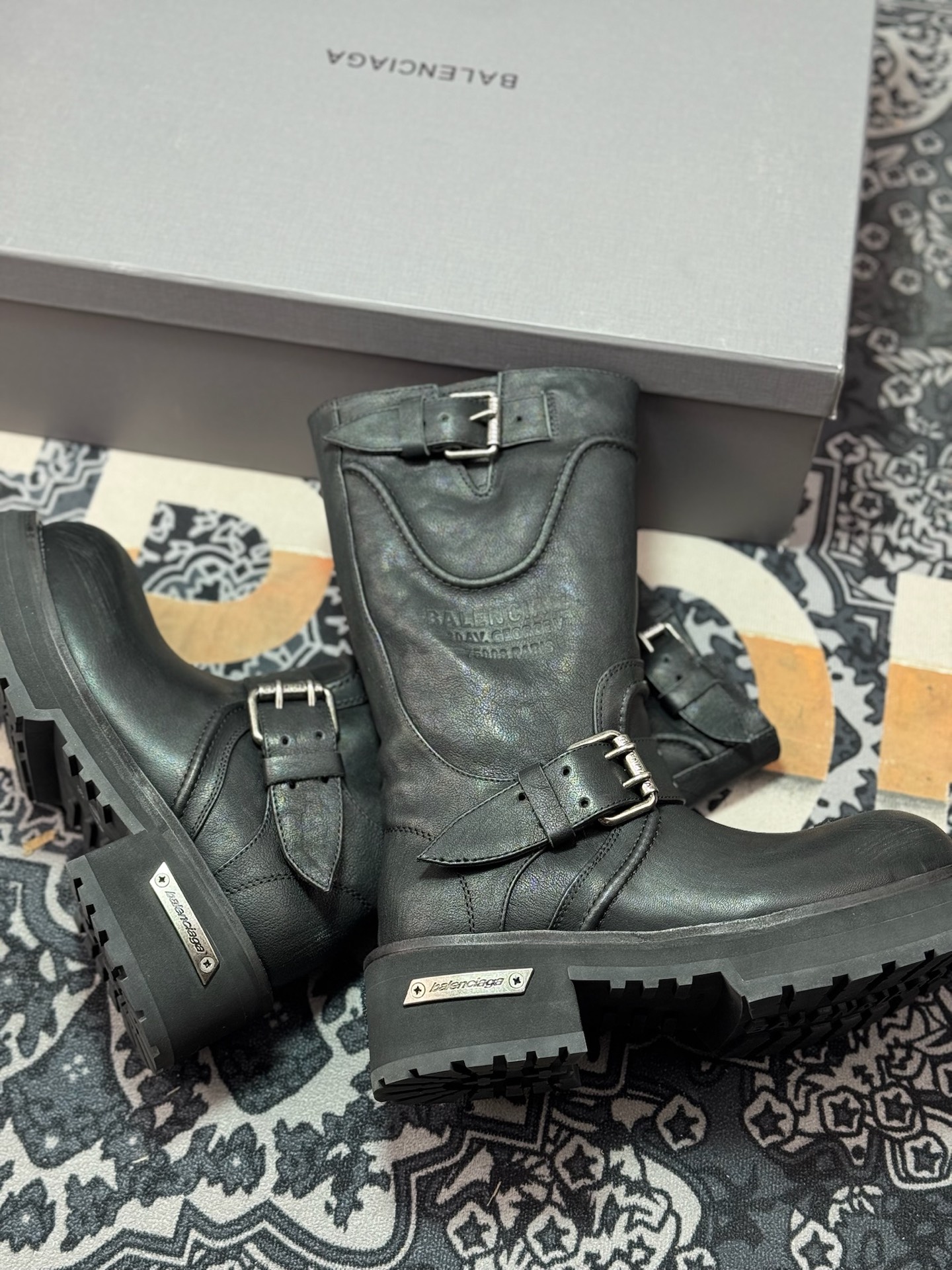 高奢支线 天花板级别 市售目前最顶级版本Balenciaga FW25 Venom Boots 黑色 巴黎世家复古情侣款机车靴-莆田鞋,莆田鞋货源,高仿鞋,高仿鞋货源,安福档口,莆田高仿鞋,莆田鞋批发,高仿鞋批发,莆田高仿运动鞋,高仿运动鞋,莆田运动鞋 高奢支线 天花板级别 市售目前最顶级版本Balenciaga FW25 Venom Boots 黑色 巴黎世家复古情侣款机车靴