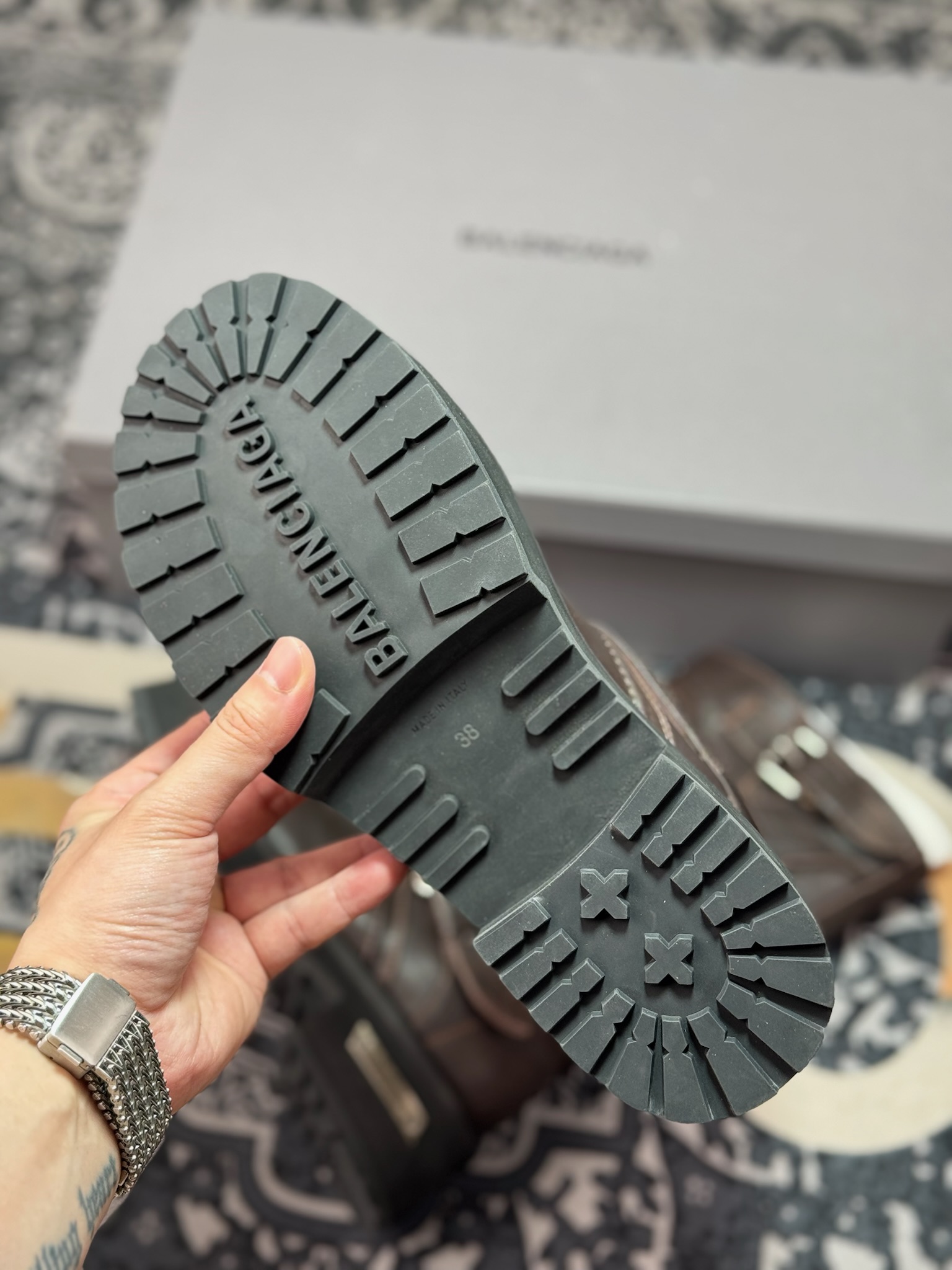 高奢支线 天花板级别 市售目前最顶级版本Balenciaga FW25 Venom Boots 卡其棕 巴黎世家复古情侣款机车靴-莆田鞋,莆田鞋货源,高仿鞋,高仿鞋货源,安福档口,莆田高仿鞋,莆田鞋批发,高仿鞋批发,莆田高仿运动鞋,高仿运动鞋,莆田运动鞋 高奢支线 天花板级别 市售目前最顶级版本Balenciaga FW25 Venom Boots 卡其棕 巴黎世家复古情侣款机车靴