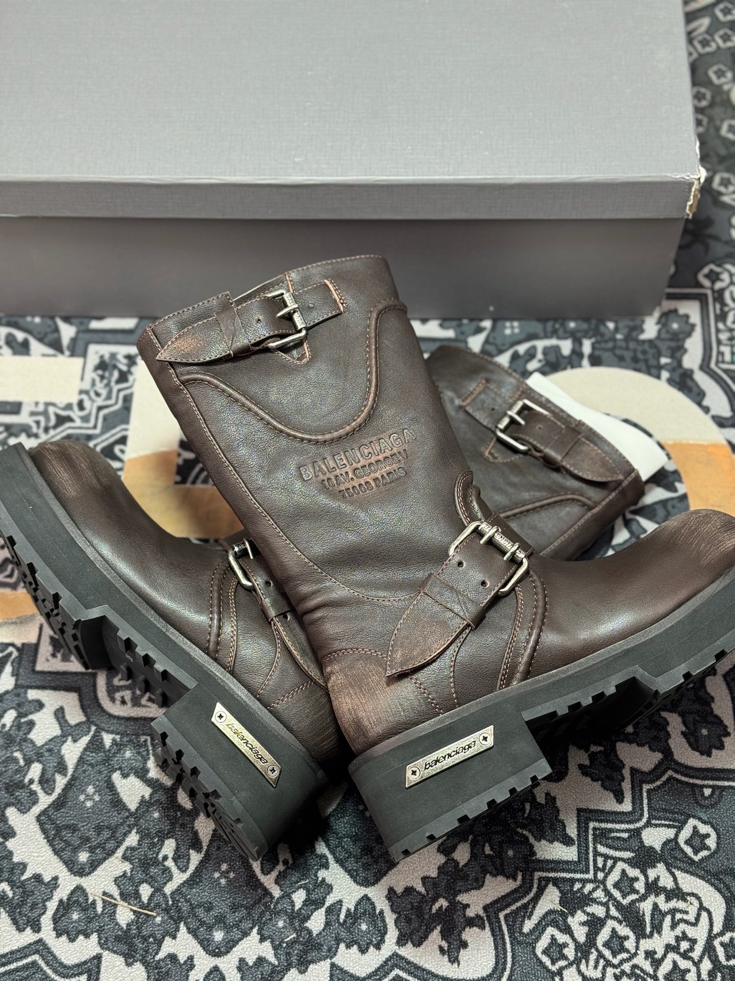 高奢支线 天花板级别 市售目前最顶级版本Balenciaga FW25 Venom Boots 卡其棕 巴黎世家复古情侣款机车靴-莆田鞋,莆田鞋货源,高仿鞋,高仿鞋货源,安福档口,莆田高仿鞋,莆田鞋批发,高仿鞋批发,莆田高仿运动鞋,高仿运动鞋,莆田运动鞋 高奢支线 天花板级别 市售目前最顶级版本Balenciaga FW25 Venom Boots 卡其棕 巴黎世家复古情侣款机车靴