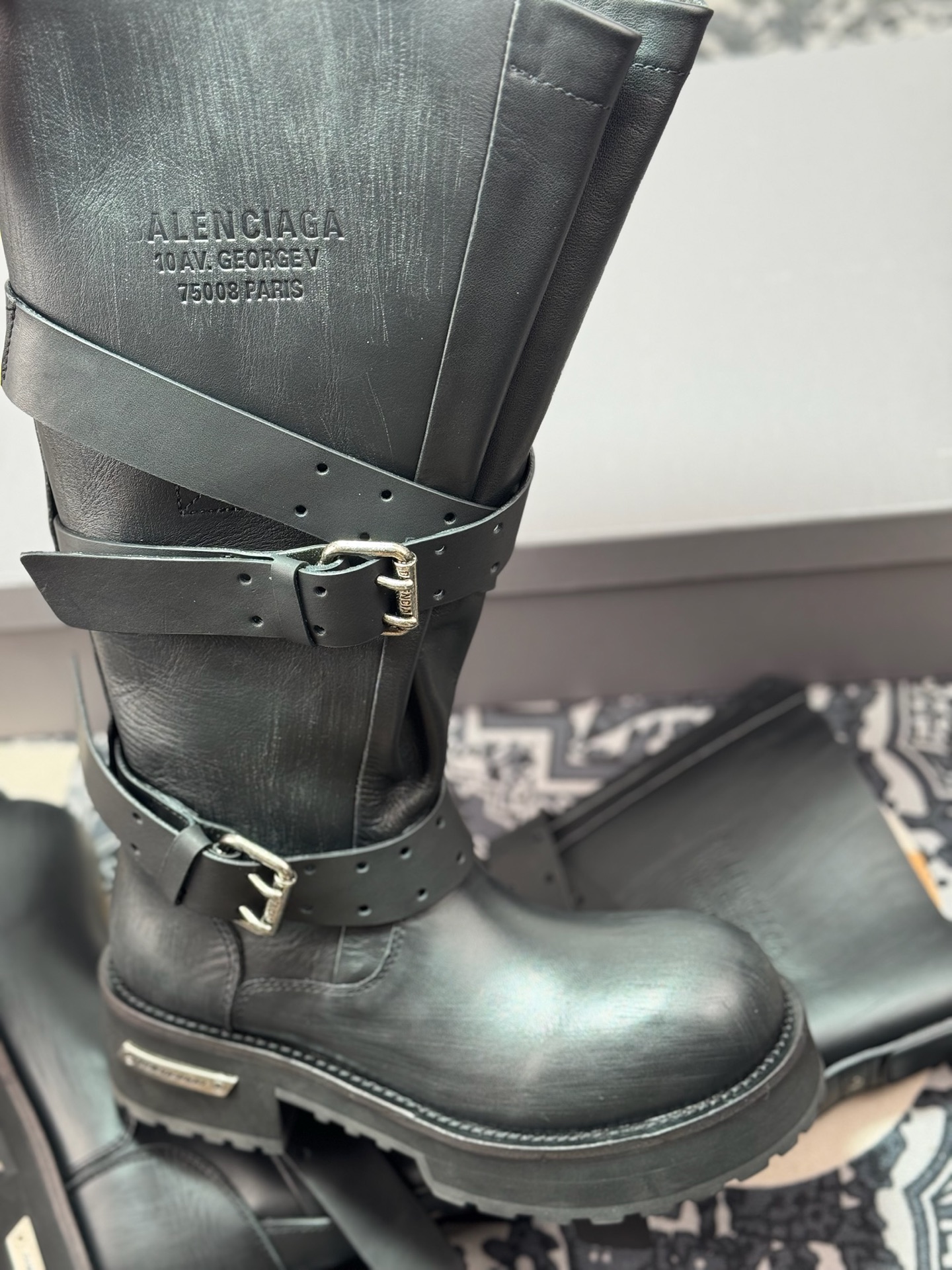 高奢支线 天花板级别 市售目前最顶级版本 秋冬新款Balenciga巴黎世家 25FWVenom高筒靴-莆田鞋,莆田鞋货源,高仿鞋,高仿鞋货源,安福档口,莆田高仿鞋,莆田鞋批发,高仿鞋批发,莆田高仿运动鞋,高仿运动鞋,莆田运动鞋 高奢支线 天花板级别 市售目前最顶级版本 秋冬新款Balenciga巴黎世家 25FWVenom高筒靴