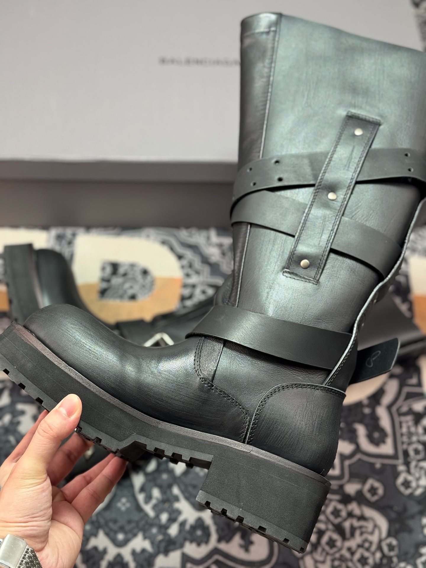 高奢支线 天花板级别 市售目前最顶级版本 秋冬新款Balenciga巴黎世家 25FWVenom高筒靴-莆田鞋,莆田鞋货源,高仿鞋,高仿鞋货源,安福档口,莆田高仿鞋,莆田鞋批发,高仿鞋批发,莆田高仿运动鞋,高仿运动鞋,莆田运动鞋 高奢支线 天花板级别 市售目前最顶级版本 秋冬新款Balenciga巴黎世家 25FWVenom高筒靴