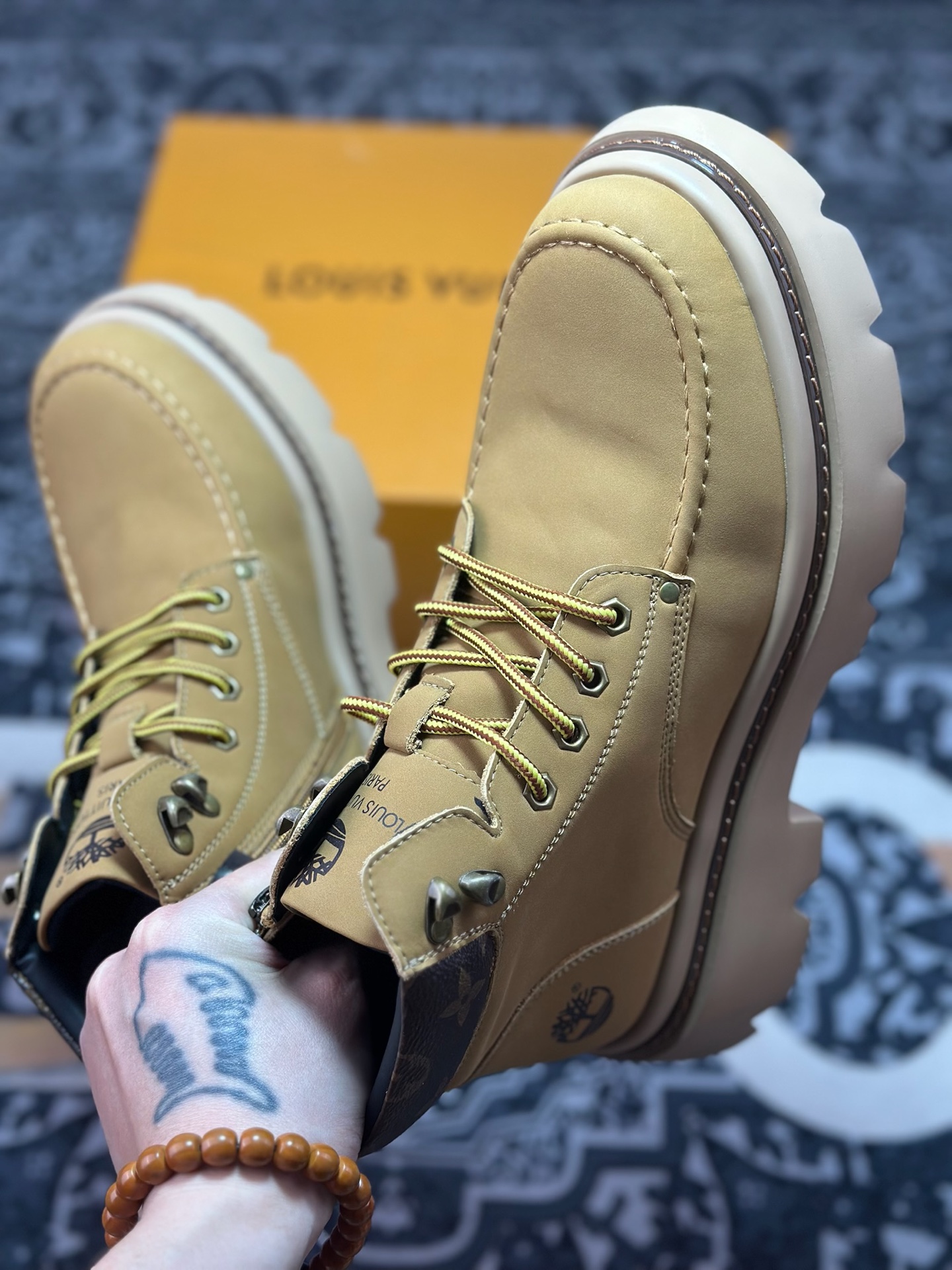 原装级别 Lv x Timberland Lv联名添柏岚大黄靴-莆田鞋,莆田鞋货源,高仿鞋,高仿鞋货源,安福档口,莆田高仿鞋,莆田鞋批发,高仿鞋批发,莆田高仿运动鞋,高仿运动鞋,莆田运动鞋 原装级别 Lv x Timberland Lv联名添柏岚大黄靴