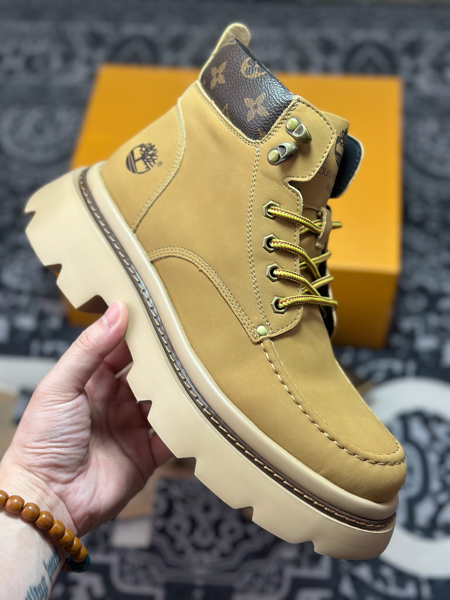 原装级别 Lv x Timberland Lv联名添柏岚大黄靴-莆田鞋,莆田鞋货源,高仿鞋,高仿鞋货源,安福档口,莆田高仿鞋,莆田鞋批发,高仿鞋批发,莆田高仿运动鞋,高仿运动鞋,莆田运动鞋 原装级别 Lv x Timberland Lv联名添柏岚大黄靴