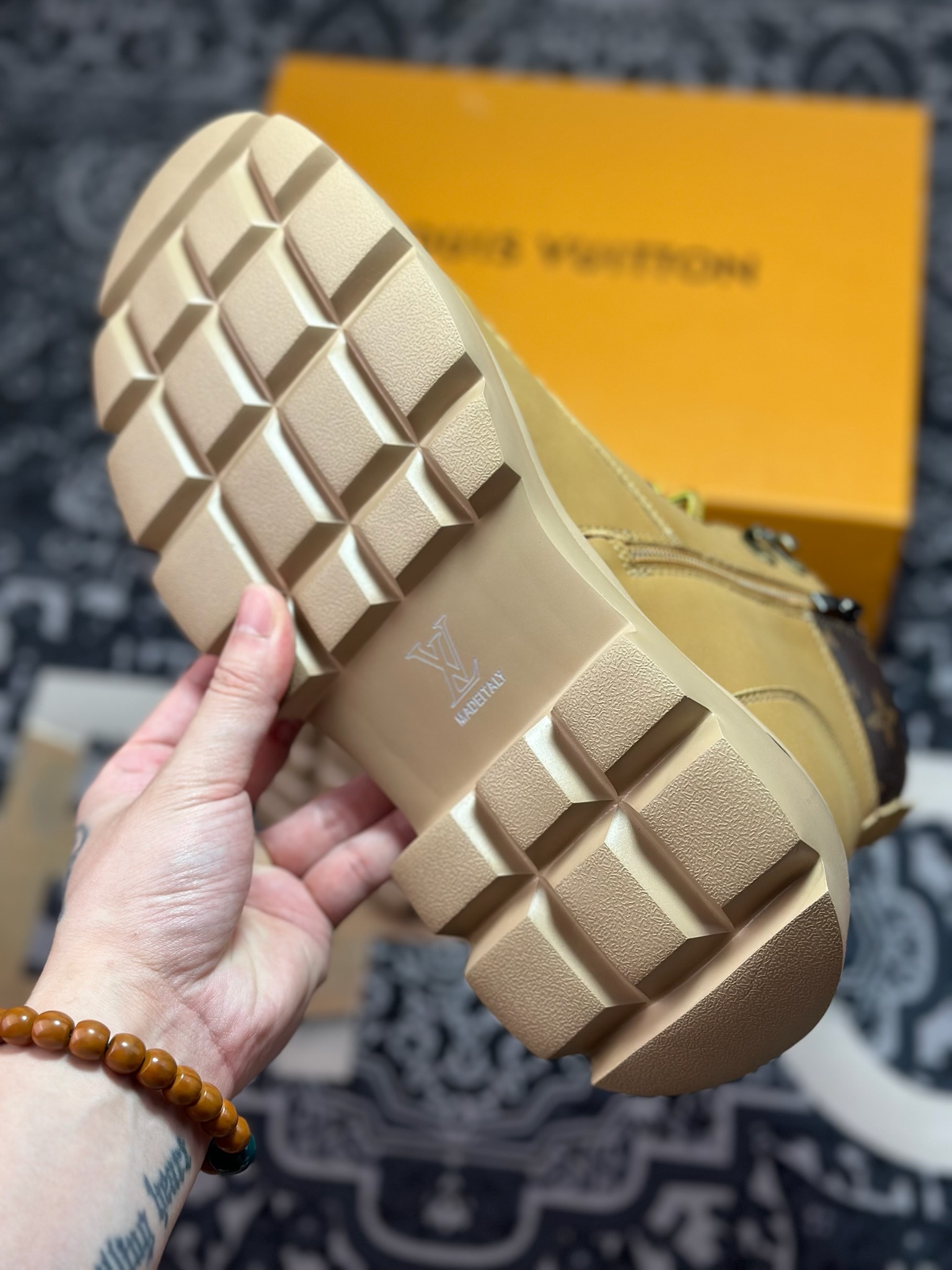 原装级别 Lv x Timberland Lv联名添柏岚大黄靴-莆田鞋,莆田鞋货源,高仿鞋,高仿鞋货源,安福档口,莆田高仿鞋,莆田鞋批发,高仿鞋批发,莆田高仿运动鞋,高仿运动鞋,莆田运动鞋 原装级别 Lv x Timberland Lv联名添柏岚大黄靴