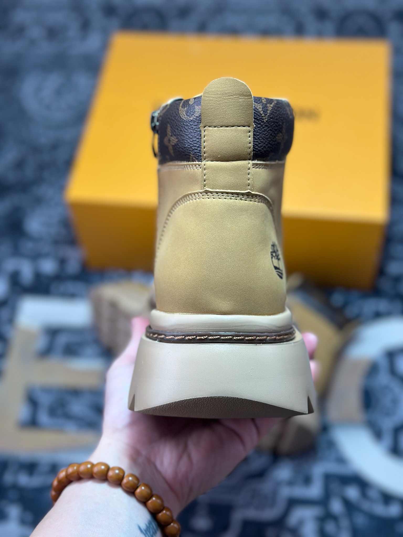 原装级别 Lv x Timberland Lv联名添柏岚大黄靴-莆田鞋,莆田鞋货源,高仿鞋,高仿鞋货源,安福档口,莆田高仿鞋,莆田鞋批发,高仿鞋批发,莆田高仿运动鞋,高仿运动鞋,莆田运动鞋 原装级别 Lv x Timberland Lv联名添柏岚大黄靴