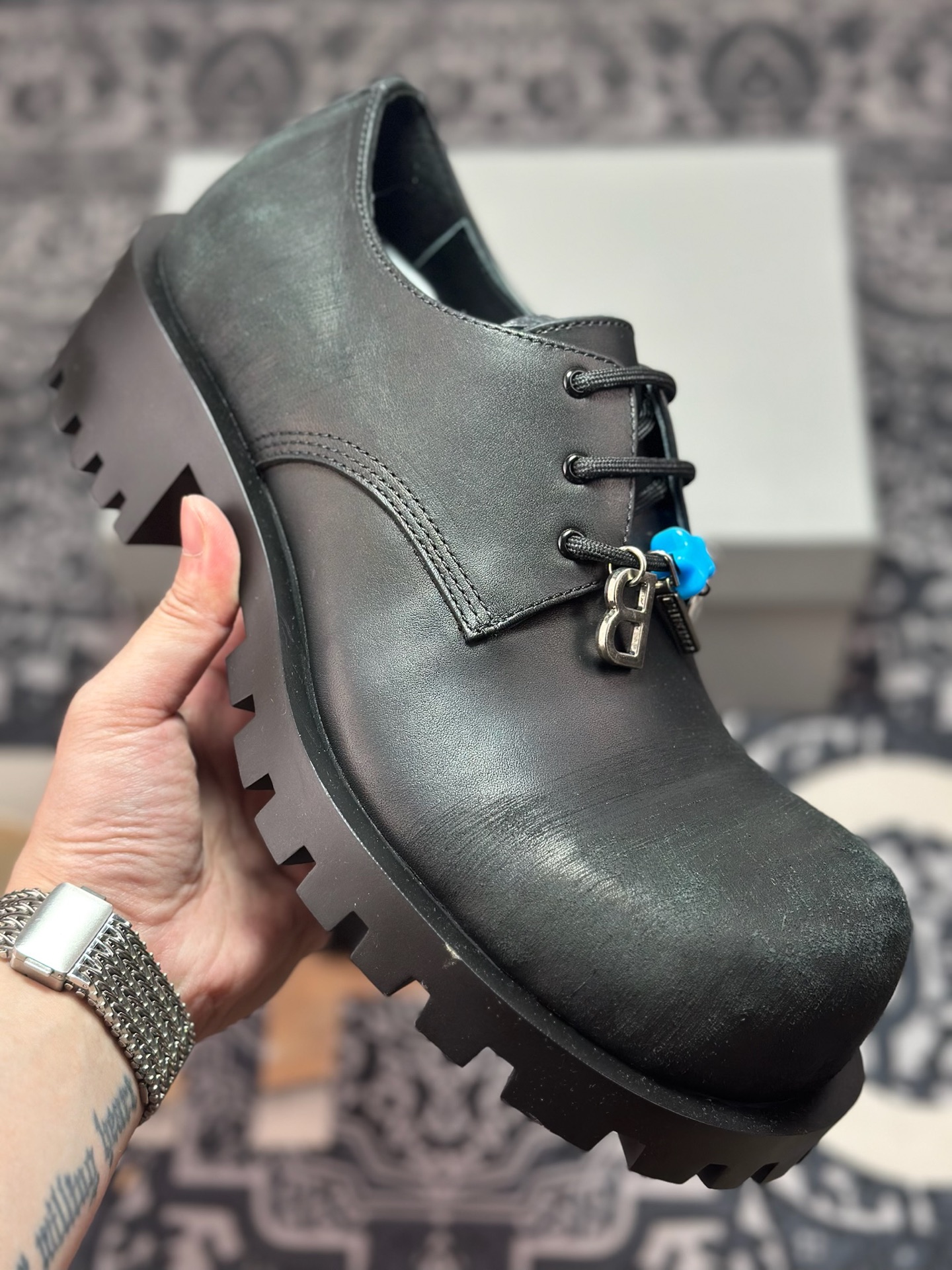 高奢支线 天花板级别 市售目前最顶级版本 大头德比挂扣装饰 高奢支线 天花板级别 市售目前最顶级版本 大头德比挂扣装饰