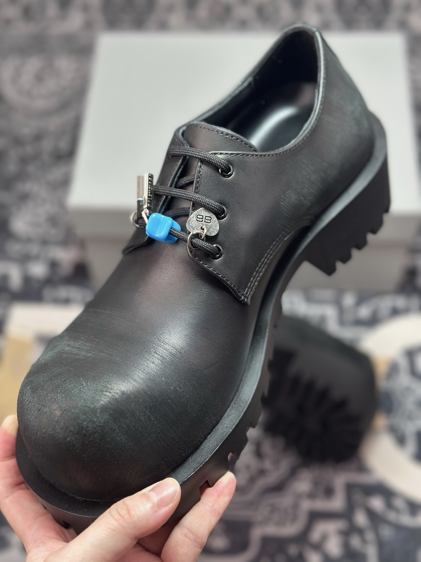 高奢支线 天花板级别 市售目前最顶级版本 大头德比挂扣装饰 高奢支线 天花板级别 市售目前最顶级版本 大头德比挂扣装饰