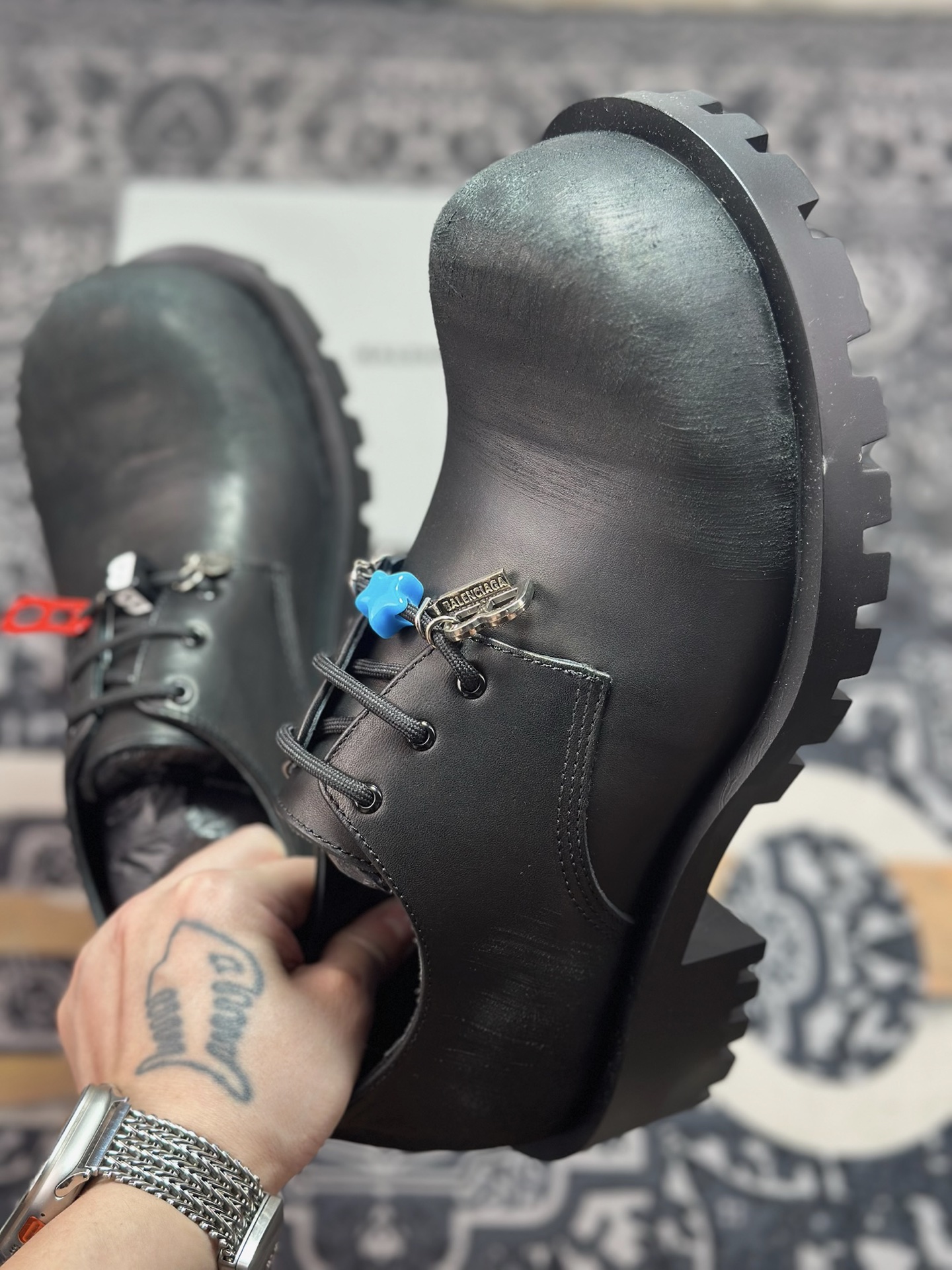 高奢支线 天花板级别 市售目前最顶级版本 大头德比挂扣装饰 高奢支线 天花板级别 市售目前最顶级版本 大头德比挂扣装饰