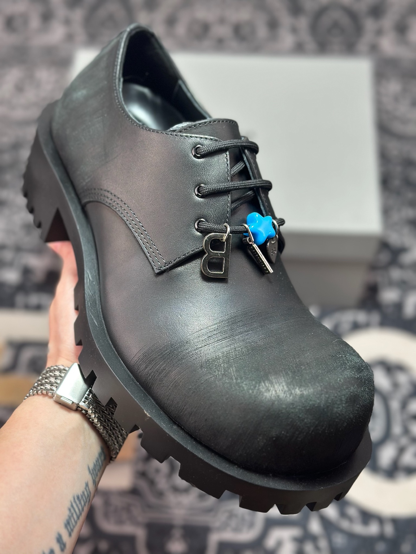 高奢支线 天花板级别 市售目前最顶级版本 大头德比挂扣装饰 高奢支线 天花板级别 市售目前最顶级版本 大头德比挂扣装饰