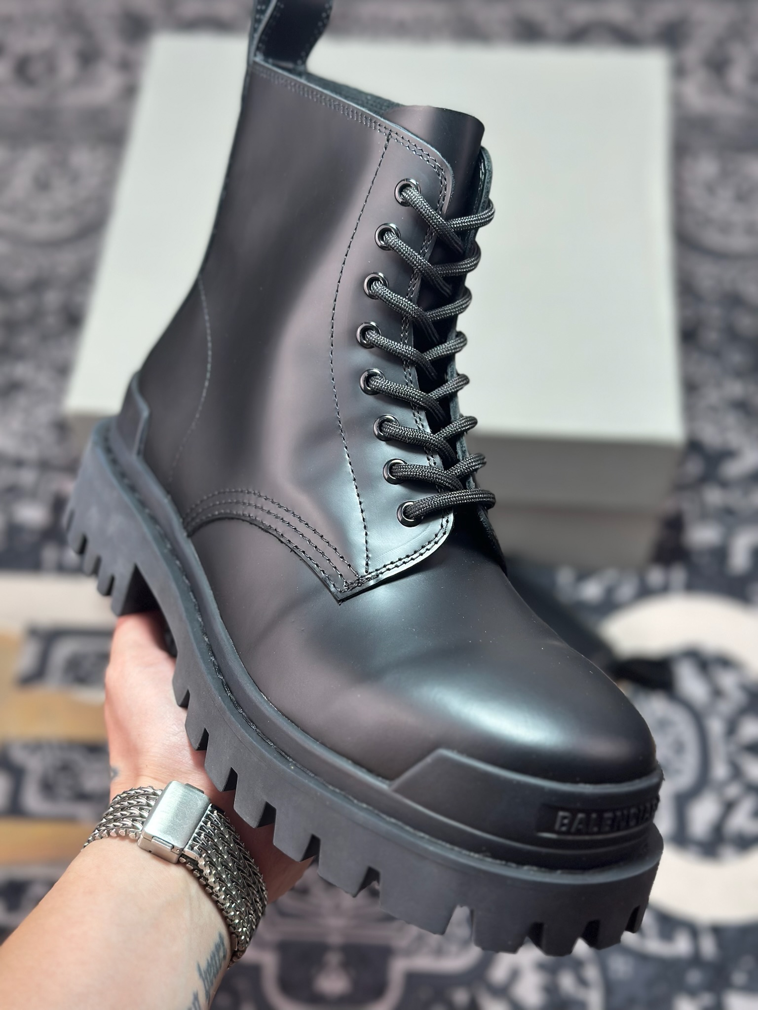 高奢支线 天花板级别 市售目前最顶级版本 油亮牛皮马丁靴 高奢支线 天花板级别 市售目前最顶级版本 油亮牛皮马丁靴