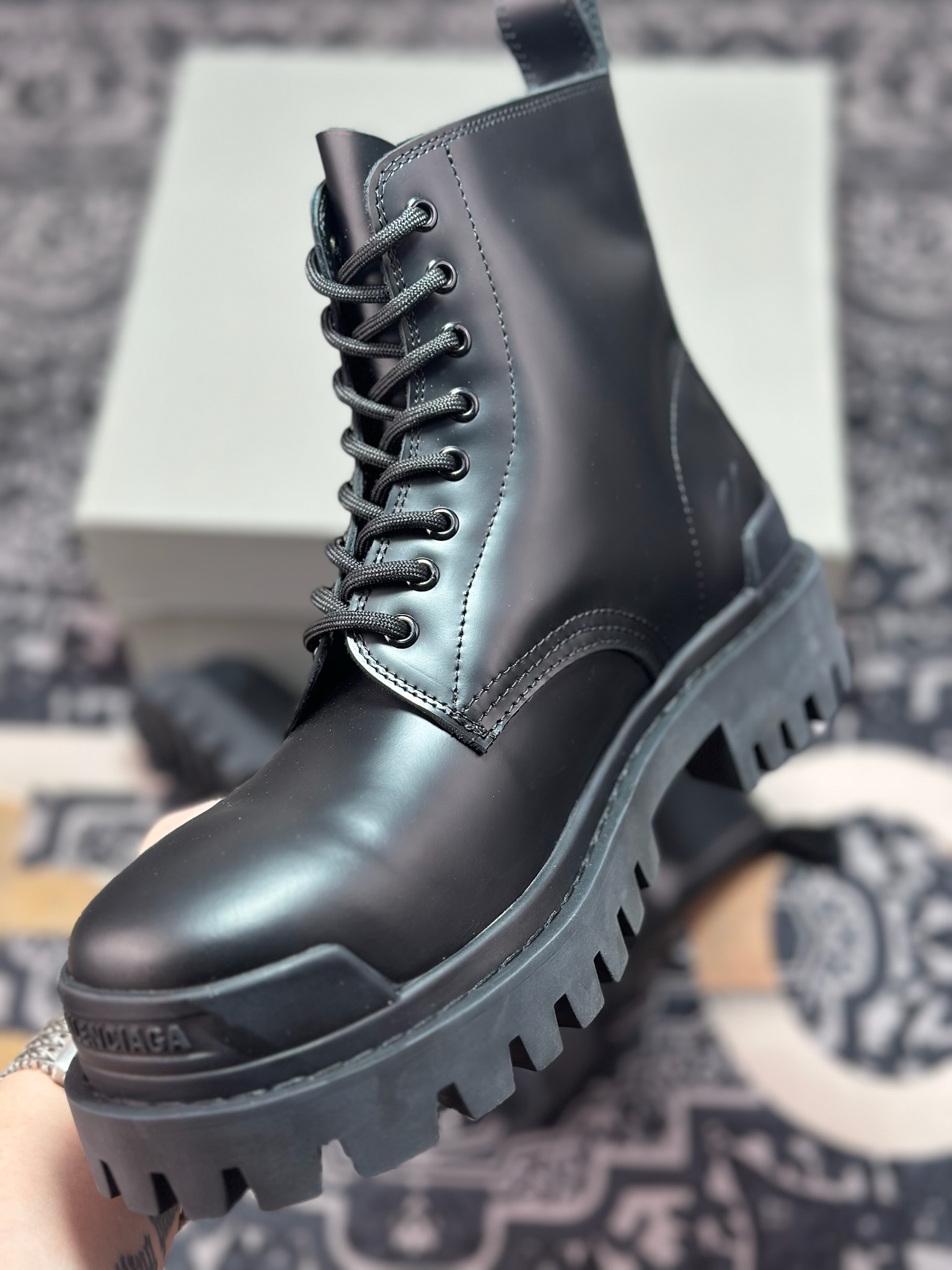 高奢支线 天花板级别 市售目前最顶级版本 油亮牛皮马丁靴 高奢支线 天花板级别 市售目前最顶级版本 油亮牛皮马丁靴