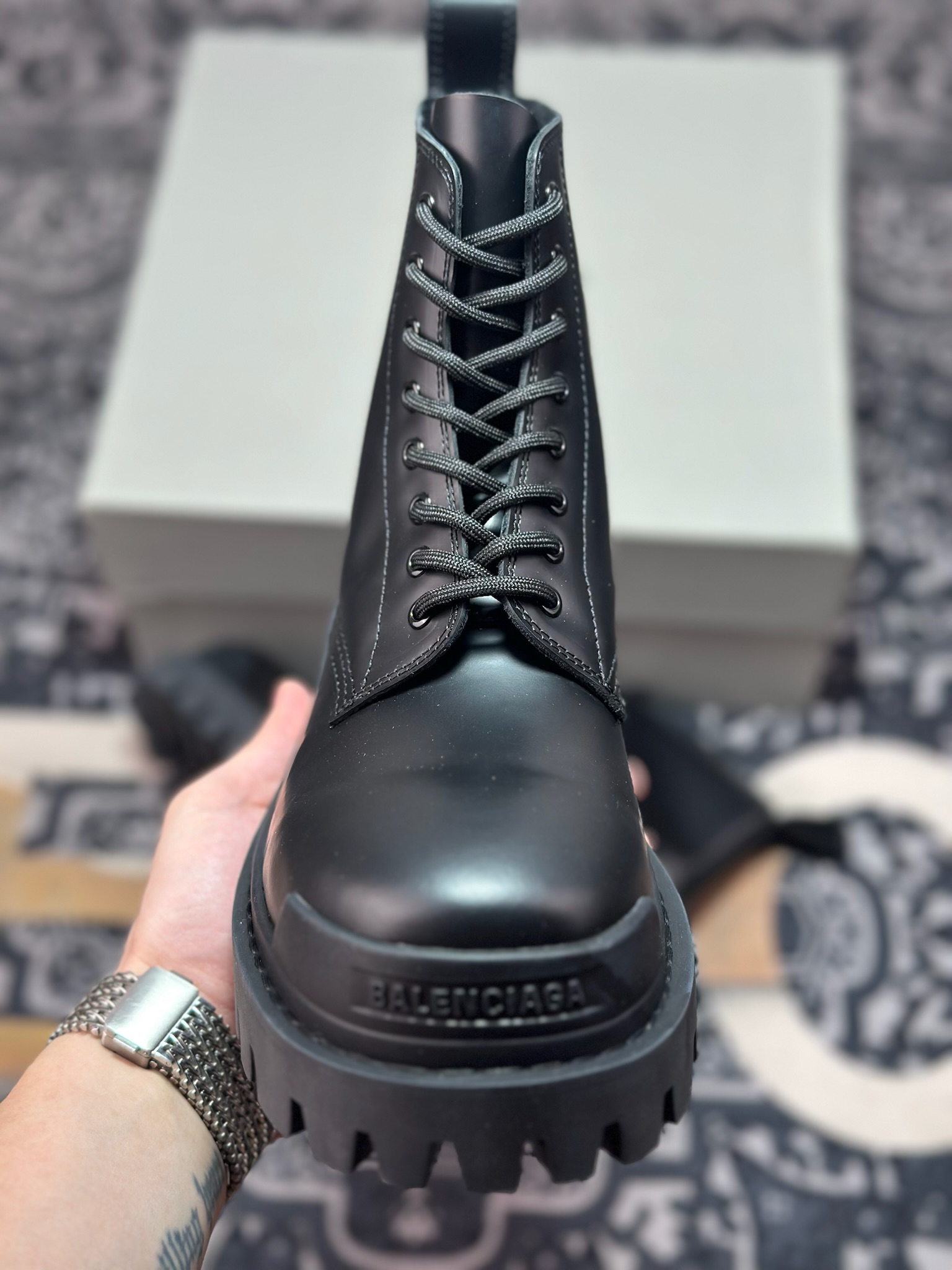 高奢支线 天花板级别 市售目前最顶级版本 油亮牛皮马丁靴 高奢支线 天花板级别 市售目前最顶级版本 油亮牛皮马丁靴