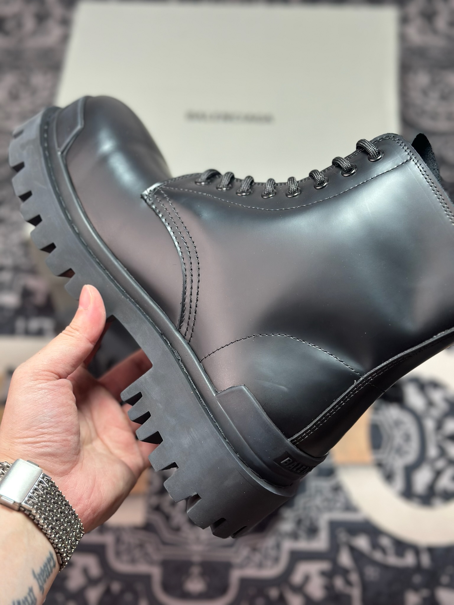 高奢支线 天花板级别 市售目前最顶级版本 油亮牛皮马丁靴 高奢支线 天花板级别 市售目前最顶级版本 油亮牛皮马丁靴