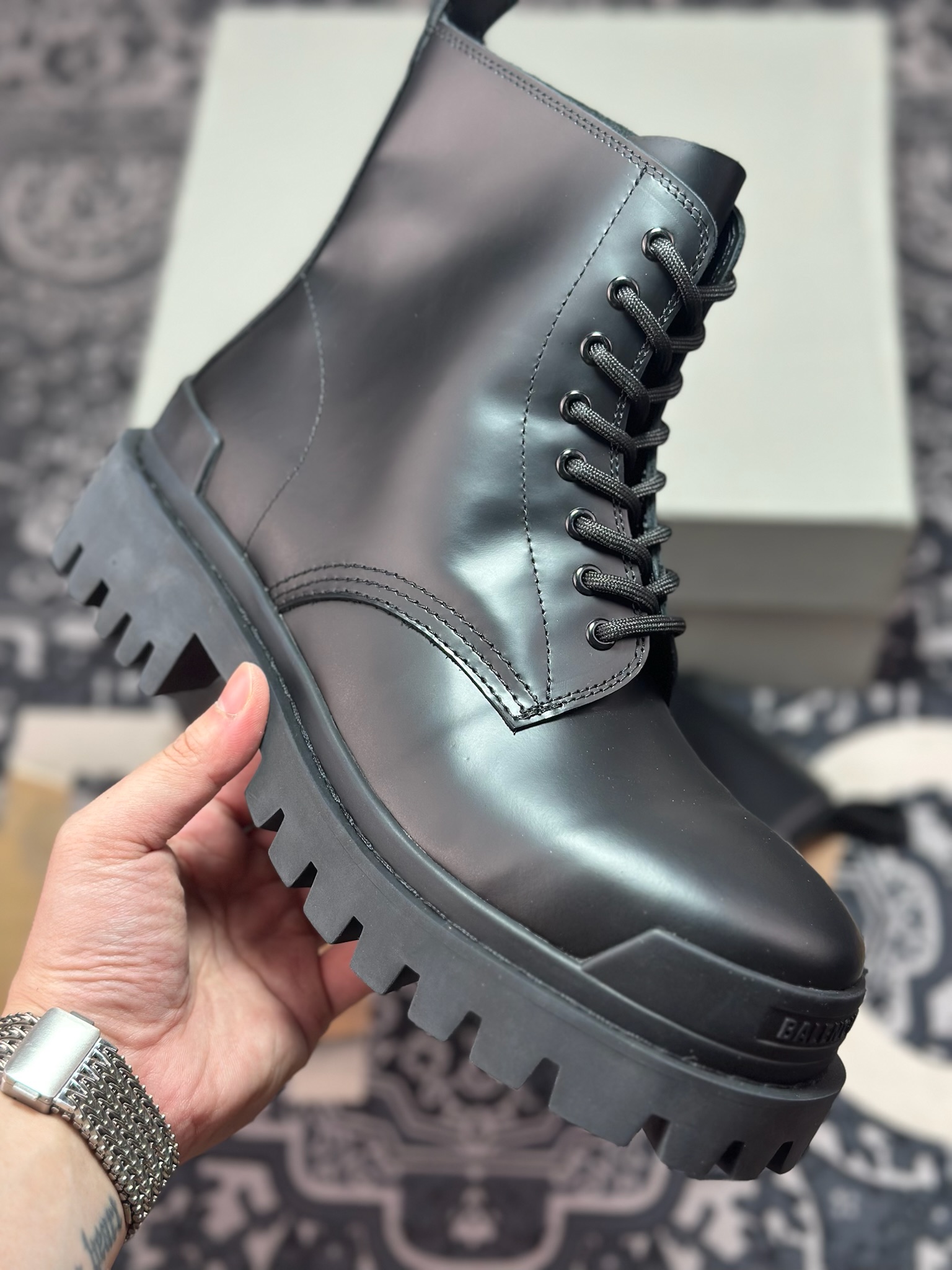 高奢支线 天花板级别 市售目前最顶级版本 油亮牛皮马丁靴 高奢支线 天花板级别 市售目前最顶级版本 油亮牛皮马丁靴