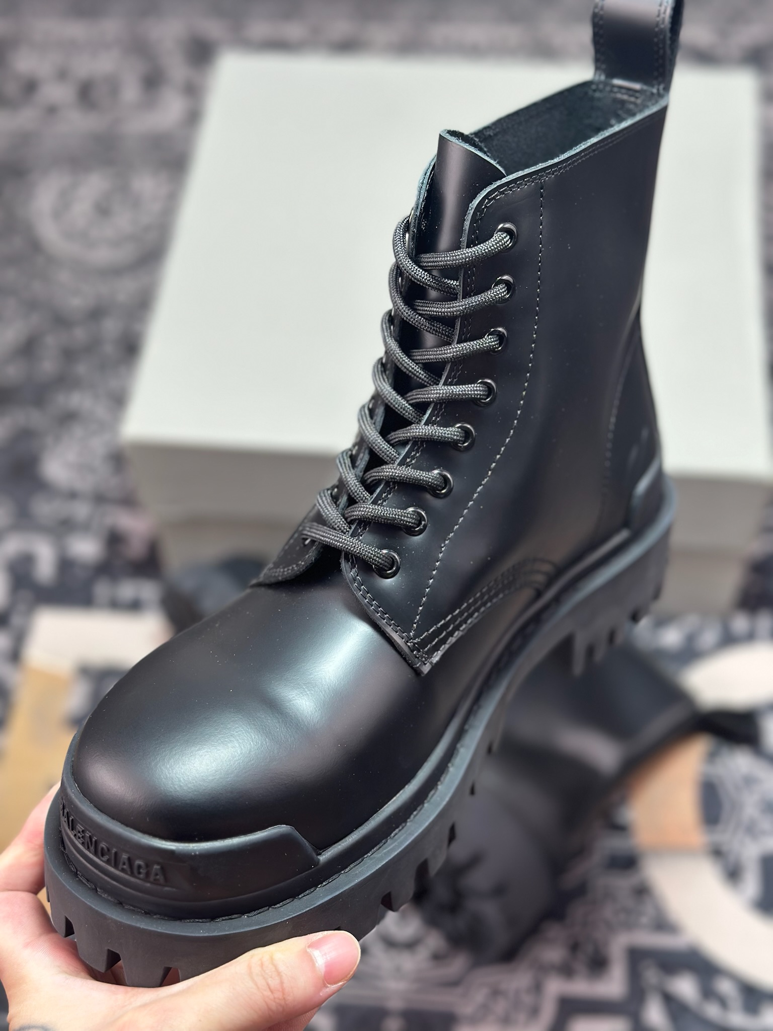 高奢支线 天花板级别 市售目前最顶级版本 油亮牛皮马丁靴 高奢支线 天花板级别 市售目前最顶级版本 油亮牛皮马丁靴