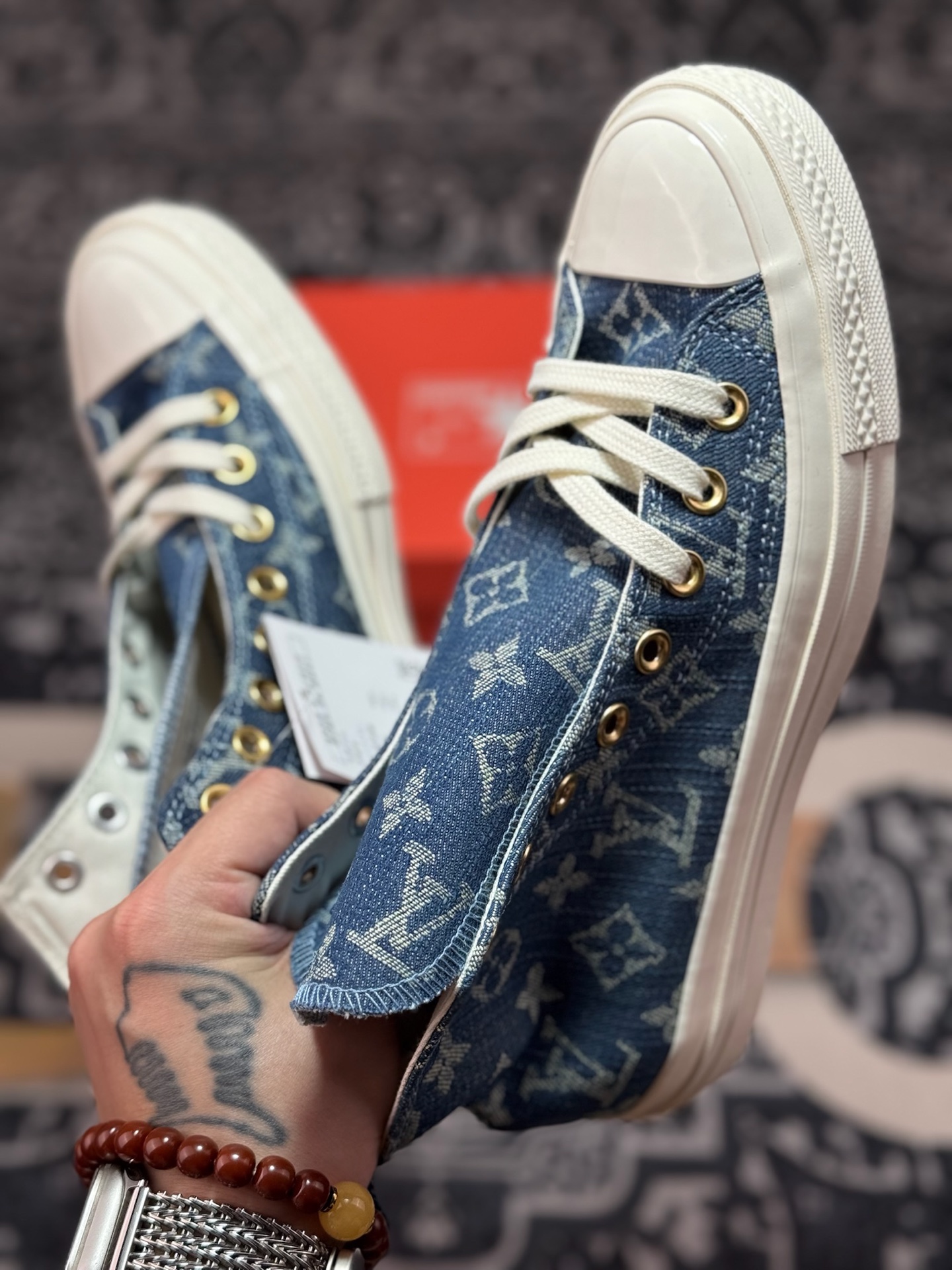 真标 Converse X LV 驴牌 定制联名 以1970s为蓝本 搭配经典丹宁蓝色牛仔元素拼接