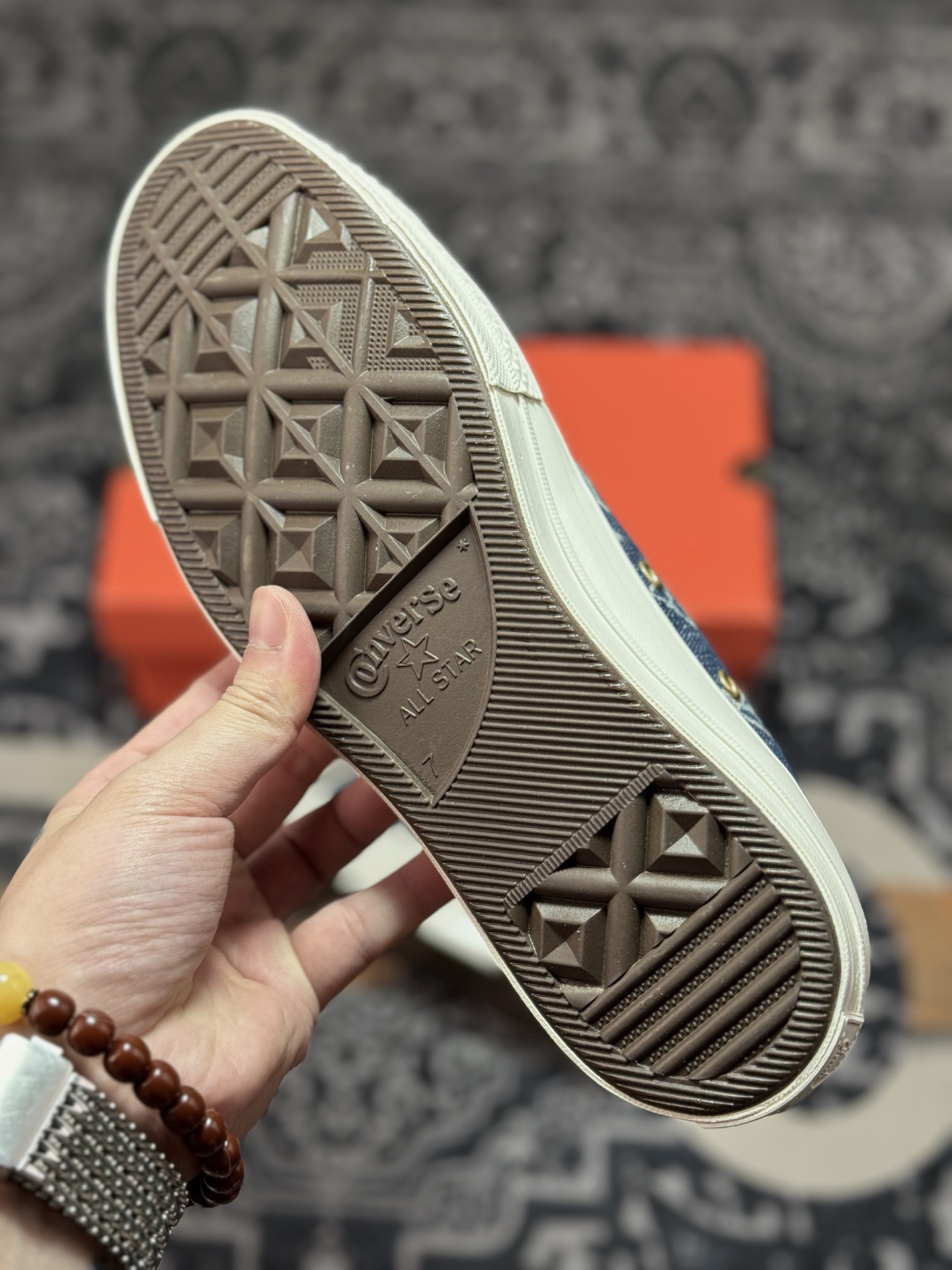 真标 Converse X LV 驴牌 定制联名 以1970s为蓝本 搭配经典丹宁蓝色牛仔元素拼接