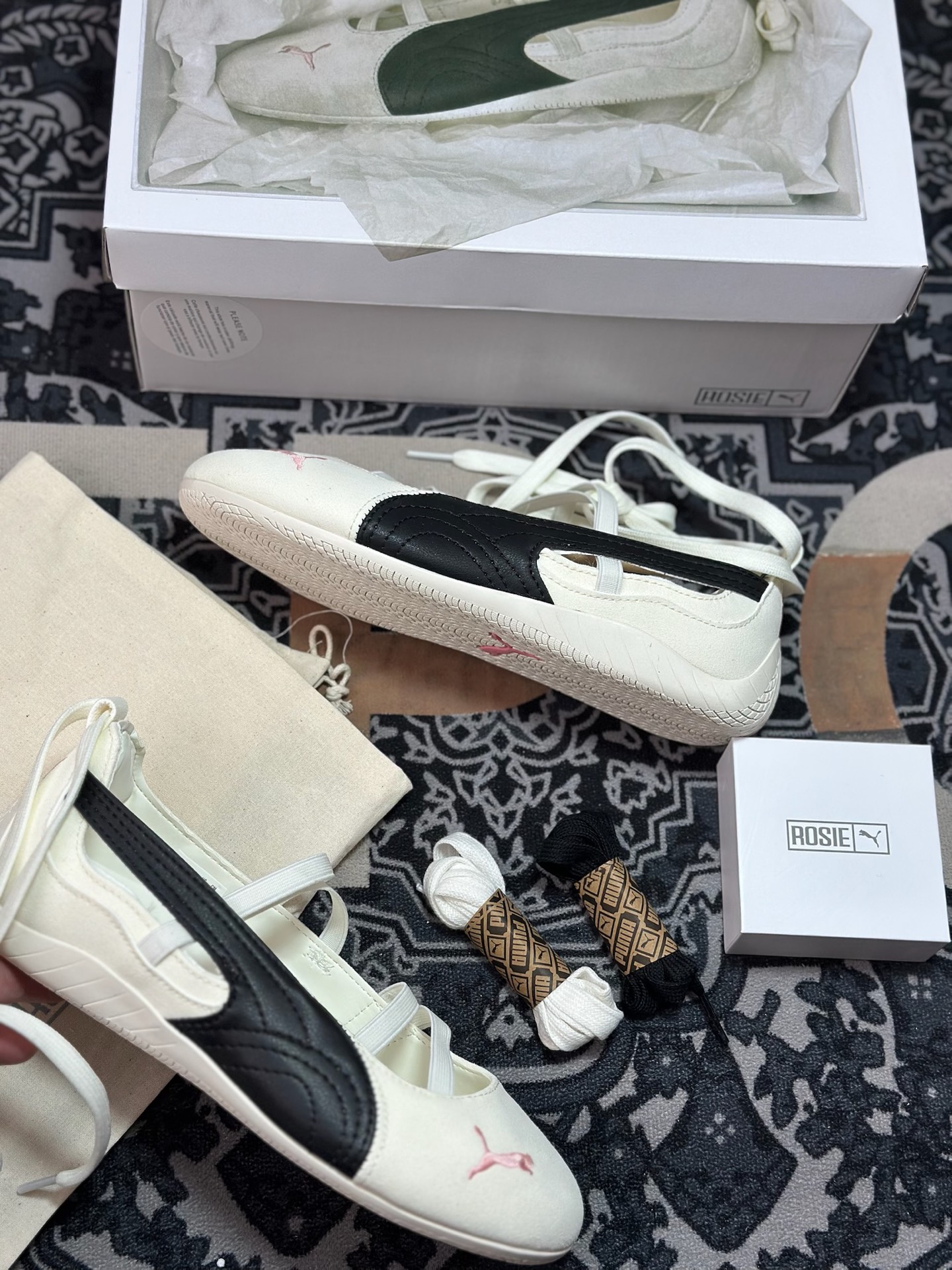 原装级别 Rose x Puma speedcat 彪马 舒适百搭芭蕾绑带镂空甜美设计感撞色 芭蕾鞋 404395-01