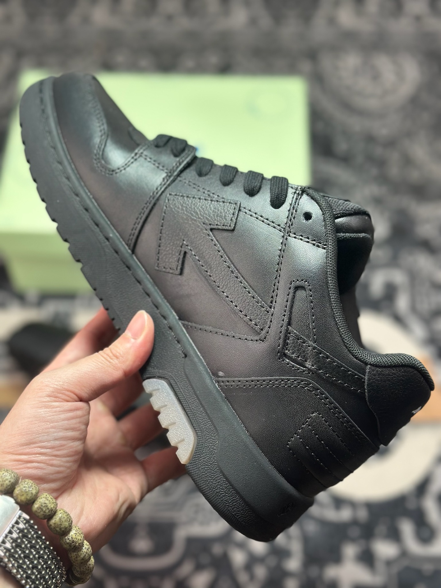 C2350 Off-White c/o Virgil Abloh Out Of Office Low- Leather Sneakers”OOO”系列低帮复古百搭休闲运动板鞋“皮革全黑箭头”OMIA189F23LEA001