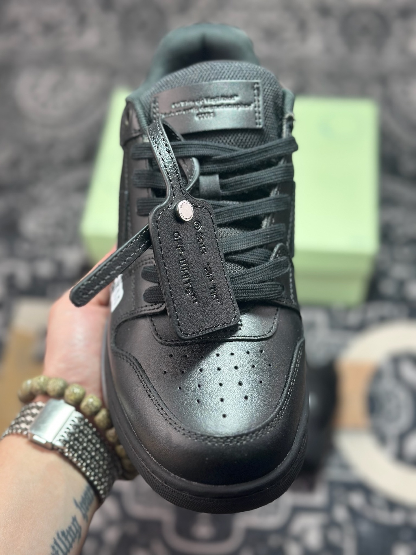 C2350 Off-White c/o Virgil Abloh Out Of Office Low- Leather Sneakers”OOO”系列低帮复古百搭休闲运动板鞋“皮革全黑箭头”OMIA189F23LEA001